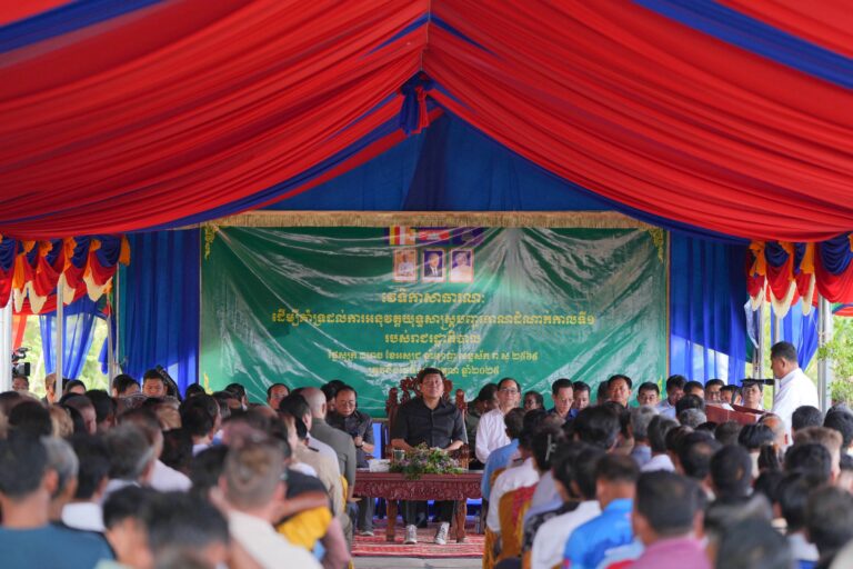 ក្រុងកោះរ៉ុង គឺជាទីក្រុងសហគមន៍ប្រជាជាតិចម្រុះ ដែលកំពុងទទួលបានការអភិវឌ្ឍយ៉ាងឆាប់រហ័សលើគ្រប់វិស័យ ជាពិសេសវិស័យទេសចរណ៍ ដែលជាក្បាលម៉ាស៊ីនដ៏សំខាន់មួយសម្រាប់ជំរុញសេដ្ឋកិច្ចមូលដ្ឋាន និងលើកស្ទួយជីវភាពរបស់ប្រជាពលរដ្ឋ