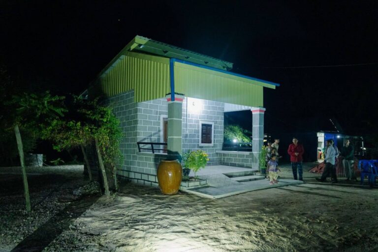 អតីតយុទ្ធជននៅខេត្តកែប ចំនួន ២គ្រួសារ គឺលោកពូ ពេជ សុខុម និងគ្រួសារ និង លោក សុខ បាន និងគ្រួសារ ដែលបានចូលរួមចលនាប្រយុទ្ធតស៊ូនិងបម្រើជាតិ មាតុភូមិ និងប្រជាជន ក្នុងដំណាក់កាលដែលកម្ពុជាបានឆ្លងកាត់ការលំបាកនាពេលកន្លងមកបានទទួលទ្រនំថ្មី សម្រាប់ការរស់នៅជួបជុំជាមួយក្រុមគ្រួសារ ដោយបានផ្តល់ភាពកក់ក្តៅ ភាពសុខសាន្ត និងក្តីសង្ឃឹមក្រោយពេលចូលនិវត្តន៍ពីការងារ។