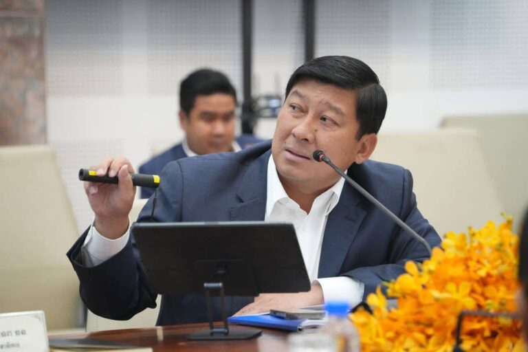 ក្រសួងរៀបចំដែនដី នគរូបនីយកម្ម និងសំណង់ និងគណៈកម្មាការរៀបចំដែនដី និងនគរូបនីយកម្មថ្នាក់ជាតិ បានចាត់ទុកក្រុងសៀមរាប គឺជាទីក្រុងបេតិកភណ្ឌពិភពលោកអង្គរដែលទាមទារឱ្យមានការគិតគូររៀបចំផែនការអភិវឌ្ឍន៍ឱ្យបានម៉ត់ចត់។ ផែនការមេនៃការរៀបចំក្រុងសៀមរាប ដូចជាការកំណត់ទីតាំងប្រវត្តិសាស្ត្រ ការរៀបចំសួនច្បារ ការរៀបចំអគារជាដើម ត្រូវមានការចូលរួមនិងមានការឯកភាពគ្នា ដើម្បីរក្សាបាននូវគុណតម្លៃ ហើយជាការផ្សារភ្ជាប់ទៅនឹងបេតិកភណ្ឌពិភពលោក ដែលអគារ រចនាបថអគាររៀបចំយ៉ាងណាឱ្យផ្សារភ្ជាប់ទៅនឹងប្រវត្តិសាស្ត្រ បេតិកភណ្ឌ និងតម្រូវការរបស់មនុស្ស។