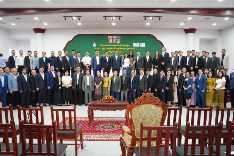 សូមអបអរសាទរនិស្សិតទាំង២រូប ដែលទទួលបានអាហារូបករណ៍ទៅបន្ដការសិក្សានៅប្រទេសបារាំង និងសូមកោតសរសើរដល់ឪពុកម្តាយព្រមទាំងអតីតនិស្សិត Filièr Eco ទាំងអស់ដែលខិតខំជ្រោមជ្រែង លើកទឹកចិត្ត គាំទ្រនិងផ្តល់ភាពកក់ក្តៅដល់និស្សិតជ័យលាភីទាំងពីររូប។