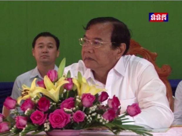 H.E Minister Prak Sokhonn hosted the 4th day of Khmer Phchum Ben Festival at Prek Touch Pagoda, and met with 641 senior citizens of Saang District on the occasion of the International Day of Older Persons, October 1, 2015.​