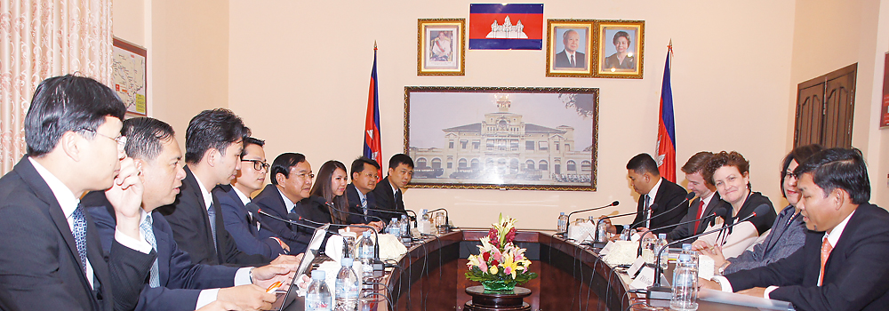 The Meeting of H.E  Minister Prak Sokhonn  with US-ABC Delegates