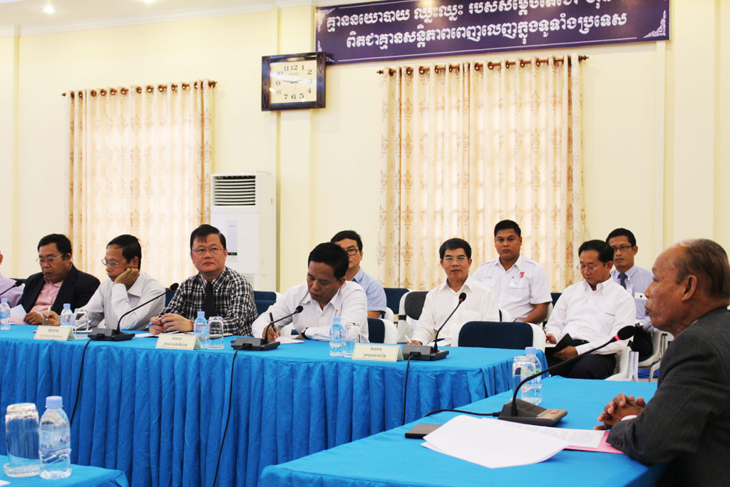 H.E. Khay Khunheng, Secretary of State of the Ministry of Posts and Telecommunications, chaired the Meeting on Strengthening Efficiency of Special Phone Number Usage, 23 September 2015​
