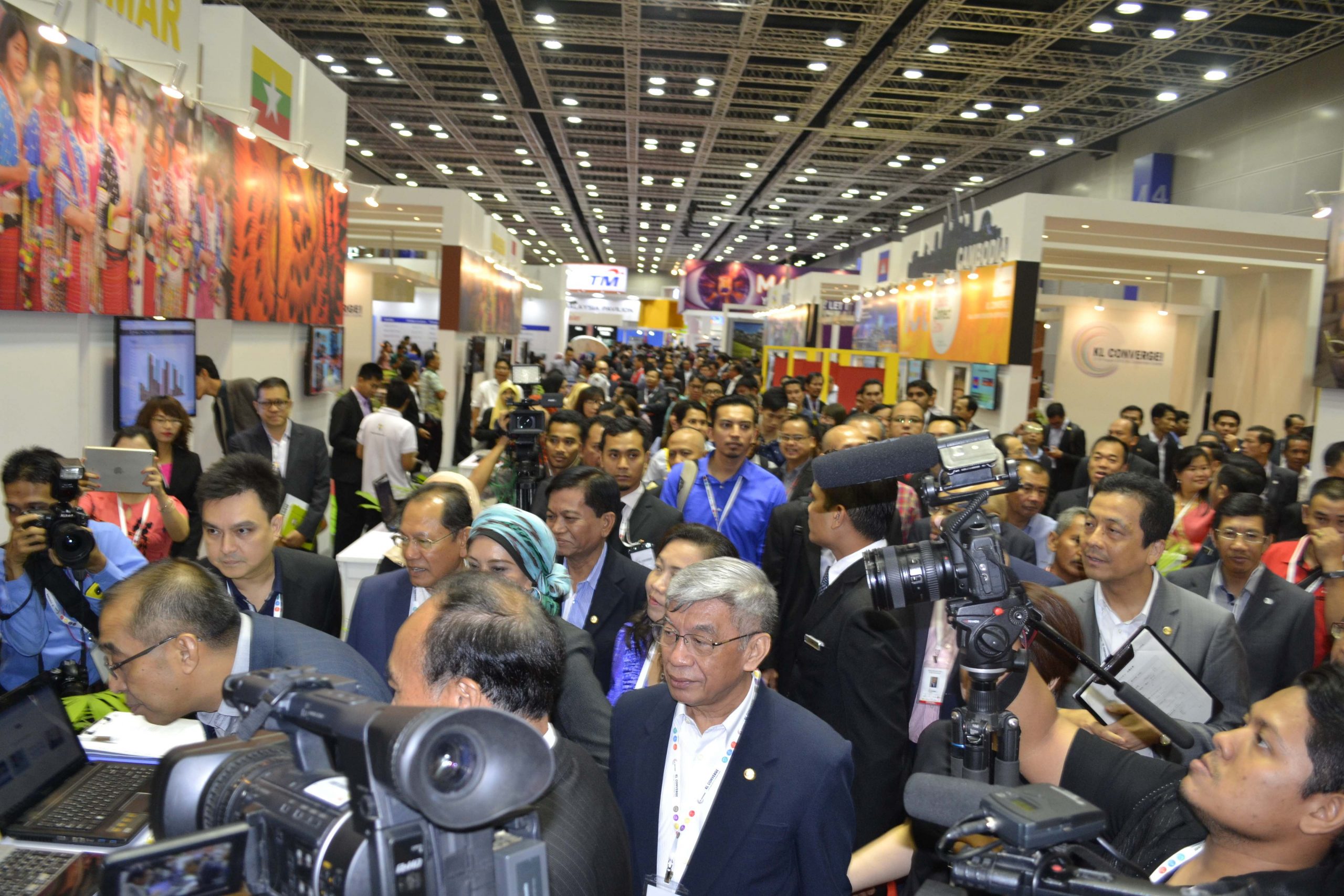 Cambodian Delegates attended KL Converge 2015 in Malaysia