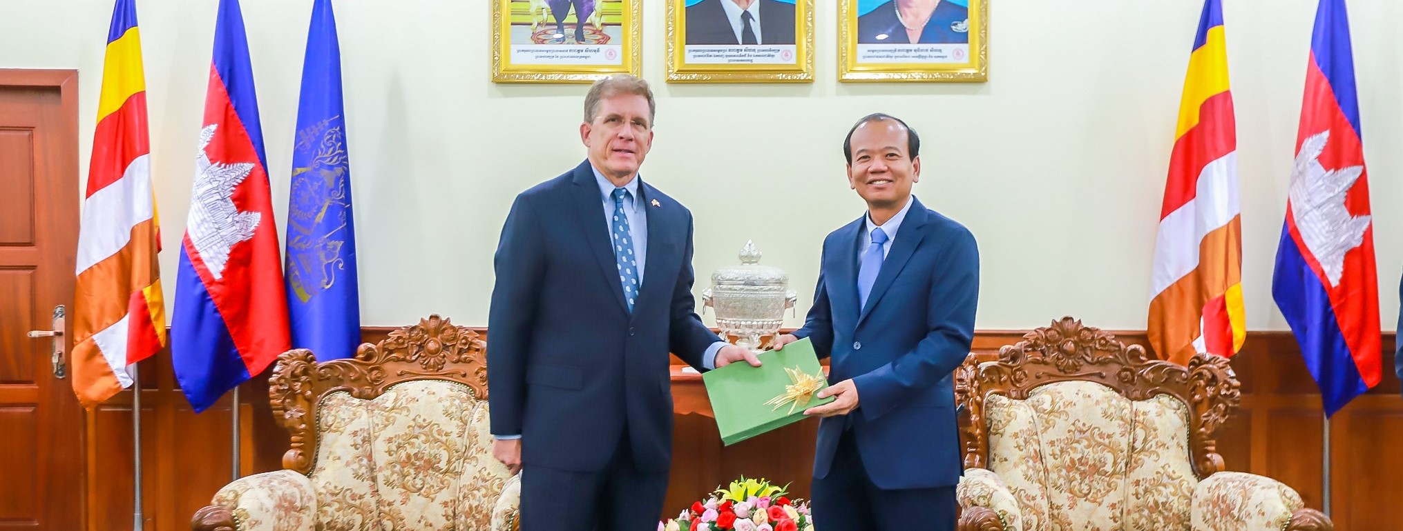 Minister Vandeth Chea meets with H.E. W. Patrick Murphy, US Ambassador to Cambodia