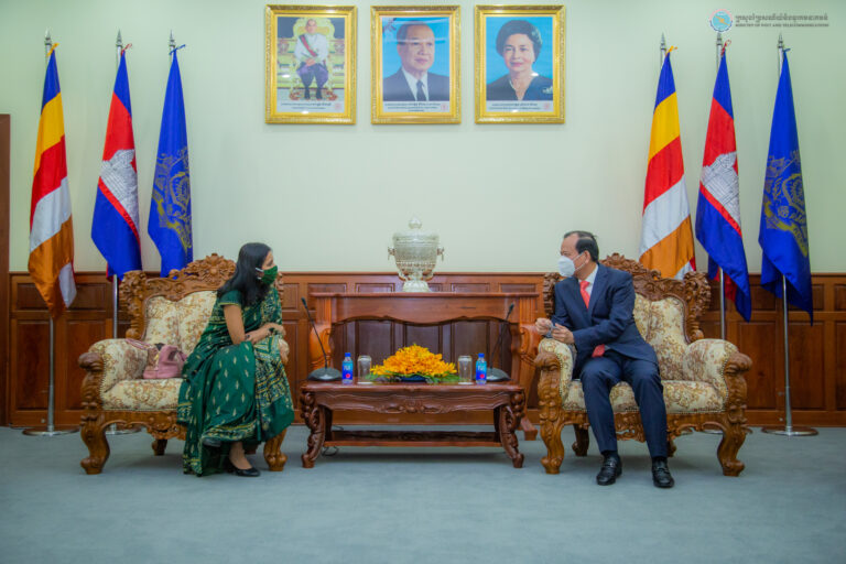Minister Vandeth Chea Meets with Indian Ambassador to Cambodia Devyani Uttam Khobragade