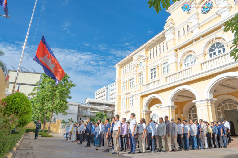 ការចូលរួមគោរពទង់ជាតិ របស់ថ្នាក់ដឹកនាំ និងមន្ត្រីរាជការនៃក្រសួងប្រៃសណីយ៍និងទូរគមនាគមន៍ សប្ដាហ៍ទី៣ ខែមិថុនា ឆ្នាំ២០២៤