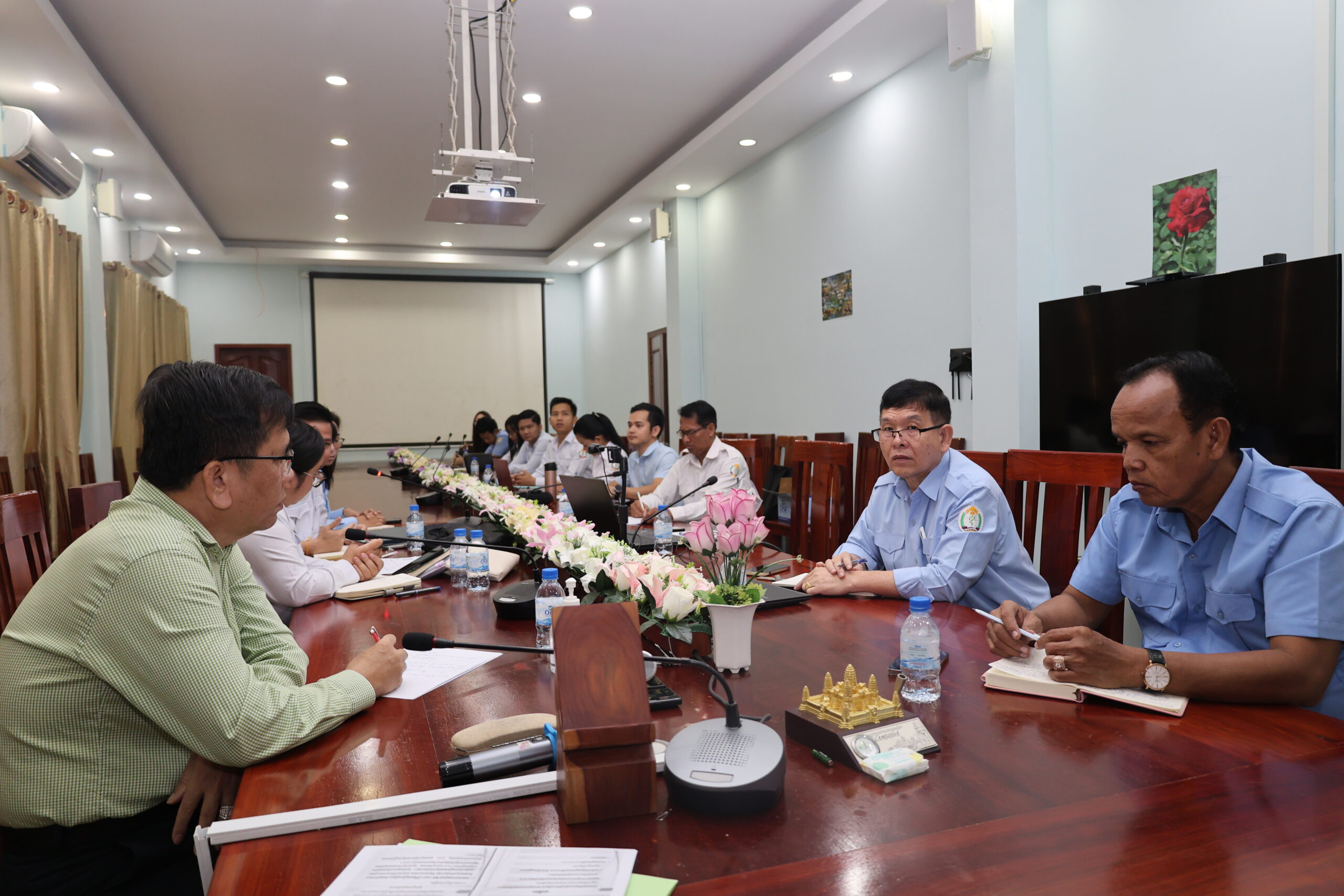 មន្ទីរសុខាភិបាលនៃរដ្ឋបាលខេត្កកោះកុង បានបើកកិច្ចប្រជុំពង្រឹងក្រុមការងារបច្ចេកទេសសុខាភិបាលខេត្តកោះកុងប្រចាំខែកញ្ញា ឆ្នាំ២០២៤