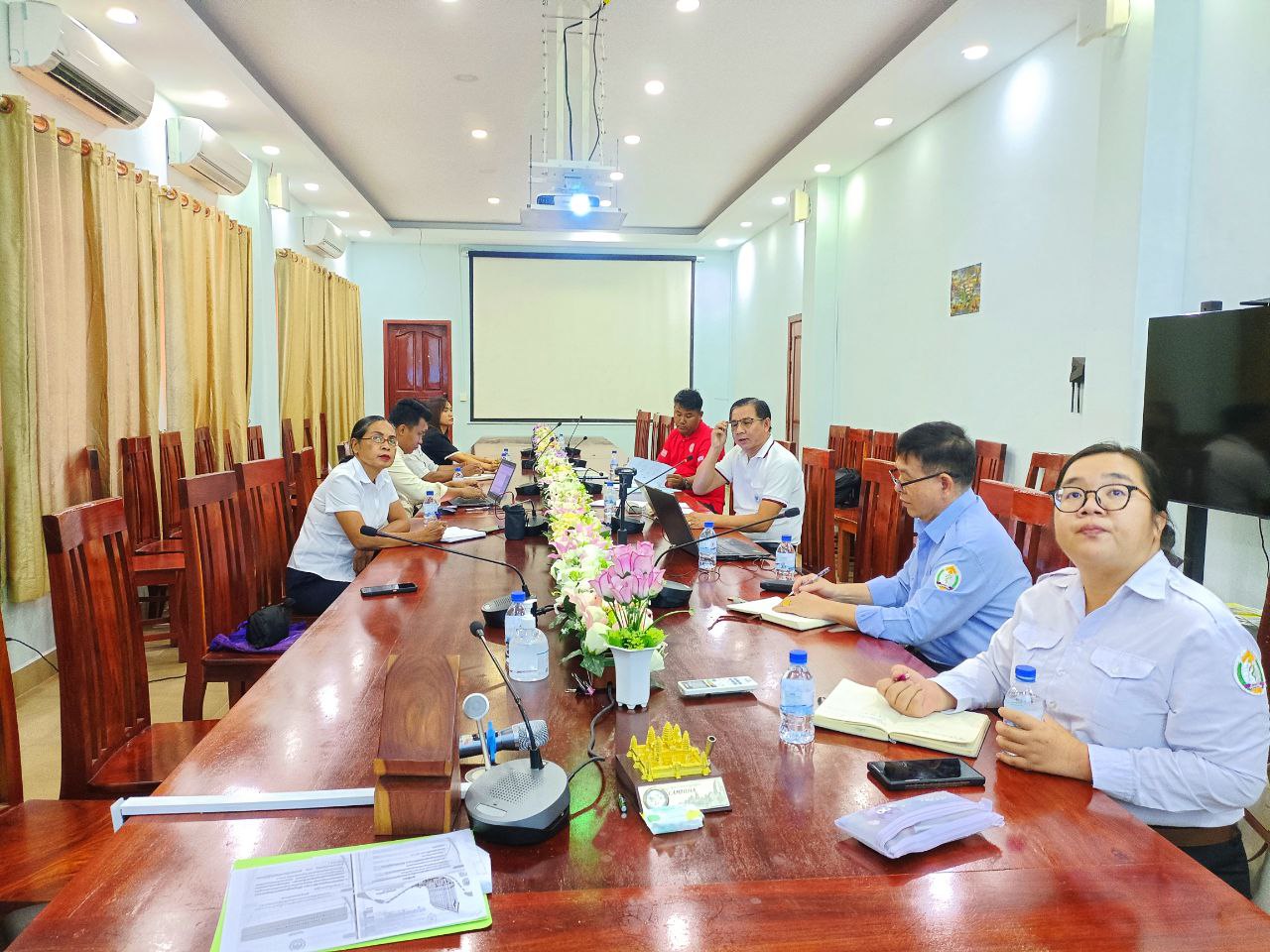 មន្ទីរសុខាភិបាលនៃរដ្ឋបាលខេត្តកោះកុង បានបើកកិច្ចប្រជុំពង្រឹងក្រុមការងារបច្ចេកទេសសុខាភិបាលខេត្តកោះកុង ជាមួយដៃគូពាក់ព័ន្ធ ប្រចាំខែកញ្ញា ឆ្នាំ២០២៤