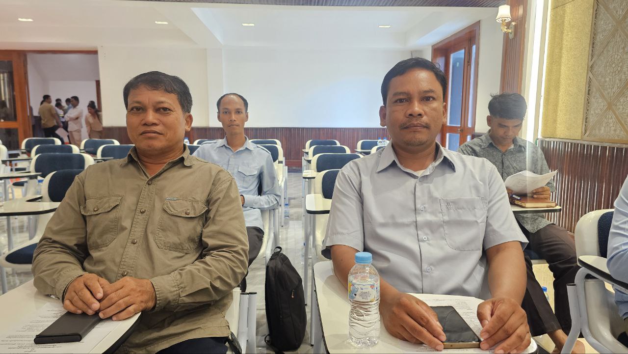 លោក អ៊ូ ឆេនឆៃវិសាន្ដ មេឃុំតាតៃក្រោម បានដឹកនាំ លោក ហួន ណាក់ ជំទប់ទី២ លោកស្រី ស៊ើត សុខុម អ្នកទទួបន្ទុកកិច្ចការនារី និងកុមារ លោក ឃិន វិសាល ស្មៀនឃុំ លោកស្រី ជួន ចាន់ស៊ីមៀន ជំនួយការហិរញ្ញវត្ថុ ចូលរួមវគ្គបណ្តុះបណ្តាលស្តីពី ការកំណត់មាតិកាថវិកា និងលិខិតយុត្តិការចំណាយ សម្រាប់ទូទាត់គម្រោងសេវាសង្គមនៅថ្នាក់ ឃុំ សង្កាត់