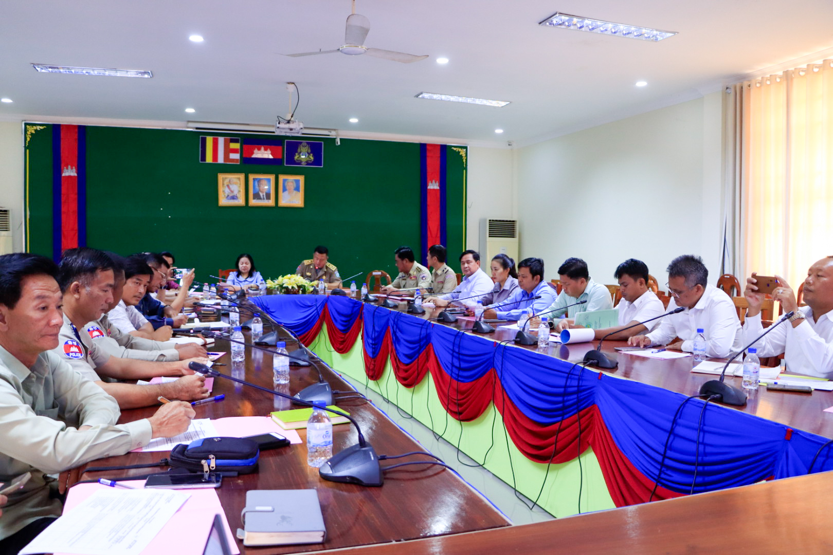 លោក ស្រេង ហុង អភិបាលរង នៃគណៈអភិបាលខេត្តកោះកុង បានអញ្ជើញជាអធិបតី ដឹកនាំកិច្ចប្រជុំពិភាក្សា ស្តីពីការៀបចំផែនការសកម្មភាពសម្រាប់ការអនុវត្តឆ្នាំ២០២៤ និងឆ្នាំ២០២៥ និងត្រៀមឆ្នាំបន្តបន្ទាប់ ដើម្បីអនុវត្តឈានទៅសម្រេចនូវផែនការ យុទ្ធសាស្ត្រជាតិ៥ឆ្នាំ ២០២៤-២០២៨