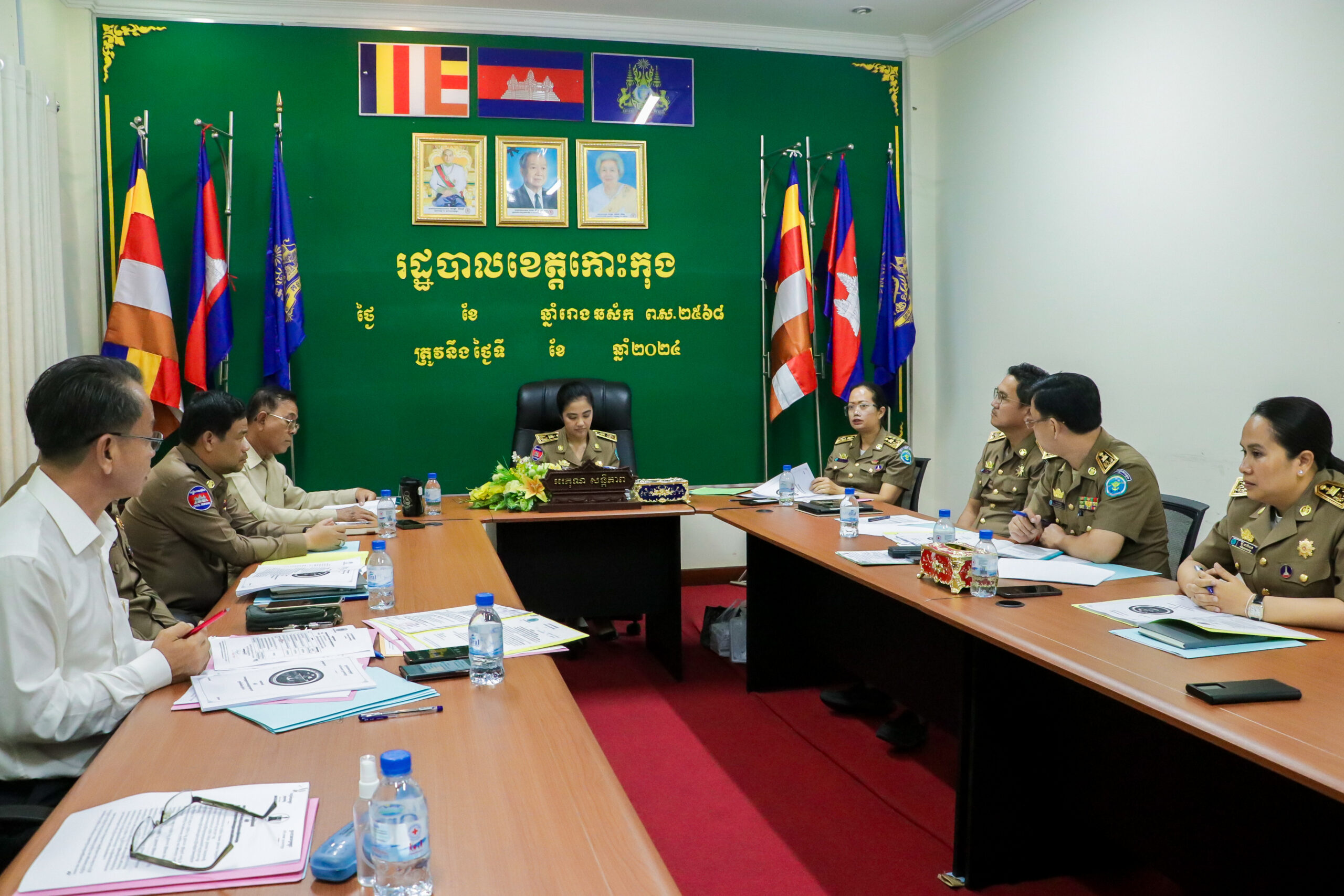 លោកជំទាវ មិថុនា ភូថង អភិបាល នៃគណៈអភិបាលខេត្តកោះកុង បានអញ្ជើញជាអធិបតី ដឹកនាំកិច្ចប្រជុំគណៈអភិបាលខេត្ត ដើម្បីពិនិត្យ និងស្តាប់របាយការណ៍ នៃការអនុវត្តការងារ និងផែនការ ទិសដៅការងារបន្ត របស់រដ្ឋបាលខេត្ត