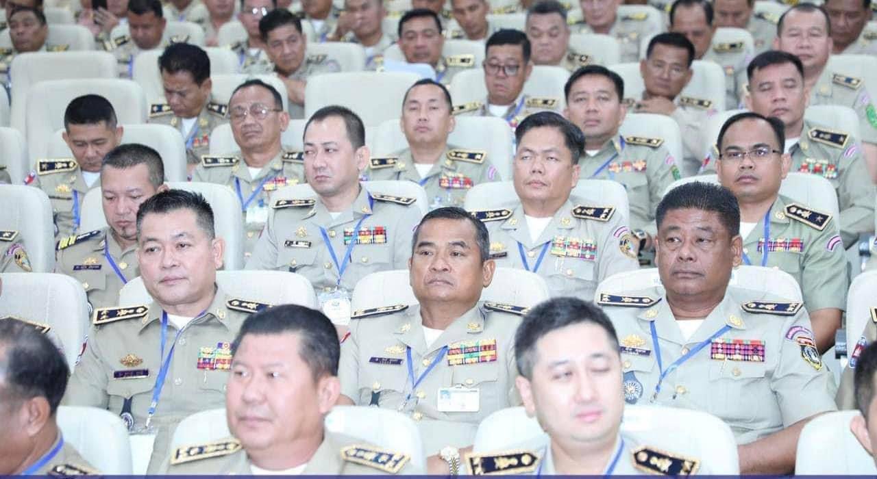 លោកឧត្តម​សេនីយ៍​ទោ​ គង់​ មនោ​ ស្នងការនគរបាលខេត្តកោះកុង​ រួមដំណើរដោយ លោកស្នងការរង ផែនការងារនគរបាលព្រហ្មទណ្ឌ-សន្តិសុខ-គ្រឿងញៀន និងអធិការនគរបាលក្រុង-ស្រុក អញ្ជើញចូលរួមសិក្ខាសាលាស្តីពីតួនាទី ភារកិច្ច របស់មន្ត្រីនគរបាលយុត្តិធម៌ និងការទំនាក់ទំនងជាមួយស្ថាប័នតុលាការ