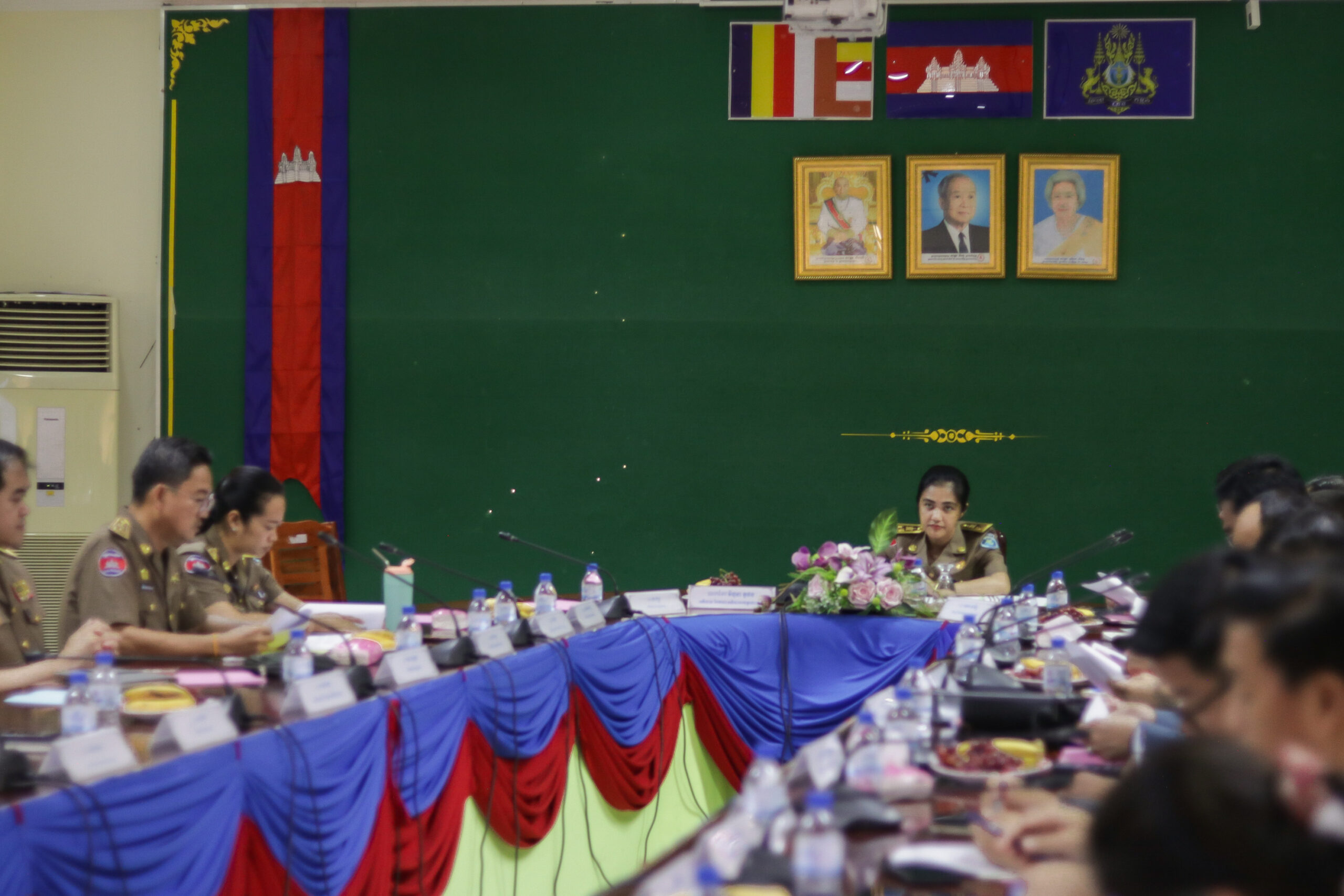 លោកជំទាវ មិថុនា ភូថង អភិបាល នៃគណៈអភិបាលខេត្តកោះកុង បានអញ្ជើញដឹកនាំកិច្ចប្រជុំគណៈបញ្ជាការឯកភាពរដ្ឋបាលខេត្តកោះកុង ប្រចាំខែកញ្ញា ឆ្នាំ២០២៤ និងត្រួតពិនិត្យការរៀបចំទូកសម្រាប់អុំ ក្នុងពិធីបុណ្យអុំទូកបណ្តែតប្រទីប និងសំពះព្រះ ខែអកអំបុក ឆ្នាំ២០២៤