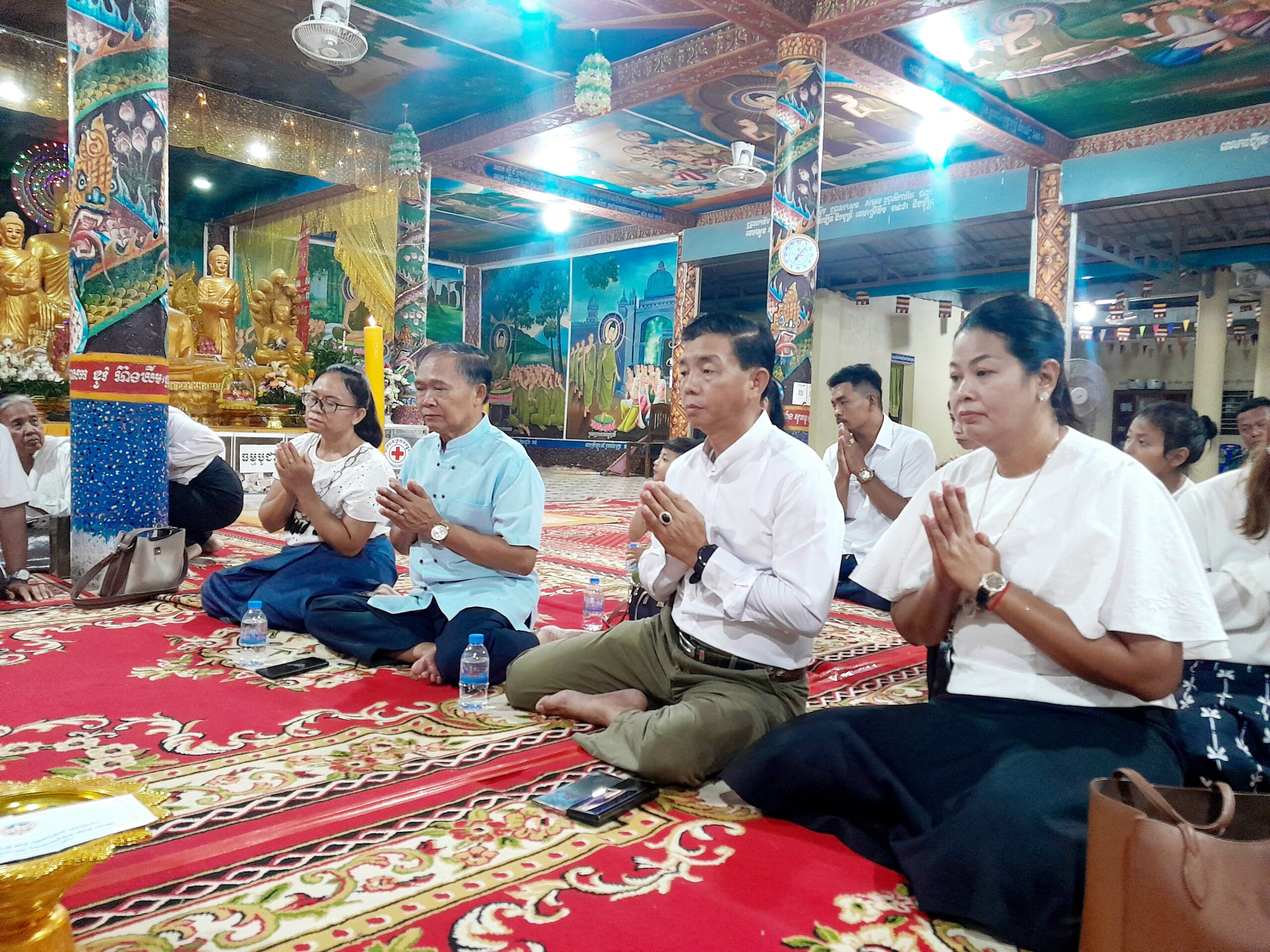 លោក ចា ឡាន់ ប្រធានក្រុមប្រឹក្សាស្រុក លោក សុខ ភិរម្យ អភិបាលស្រុក និងលោកស្រី ដោយមានចូលរួមពី លោកស្រីអភិបាលរងស្រុក នាយករងរដ្ឋបាលសាលាស្រុក មន្រ្ដីសាលា ស្រុក លោកមេឃុំ ក្រុមប្រឹក្សាឃុំពាមក្រសោប យាយជីតាជី ព្រមទាំងពុទ្ធបរិស័ទ បានចូលរួមពិធីសូត្រមន្តចម្រើនព្រះបរិត្ត និងសម្តែងធម៌ទេសនា វេនកាន់បិណ្ឌទី១០ នៅវត្តធម្មសាគររាម (ហៅវត្តពាមក្រសោប)