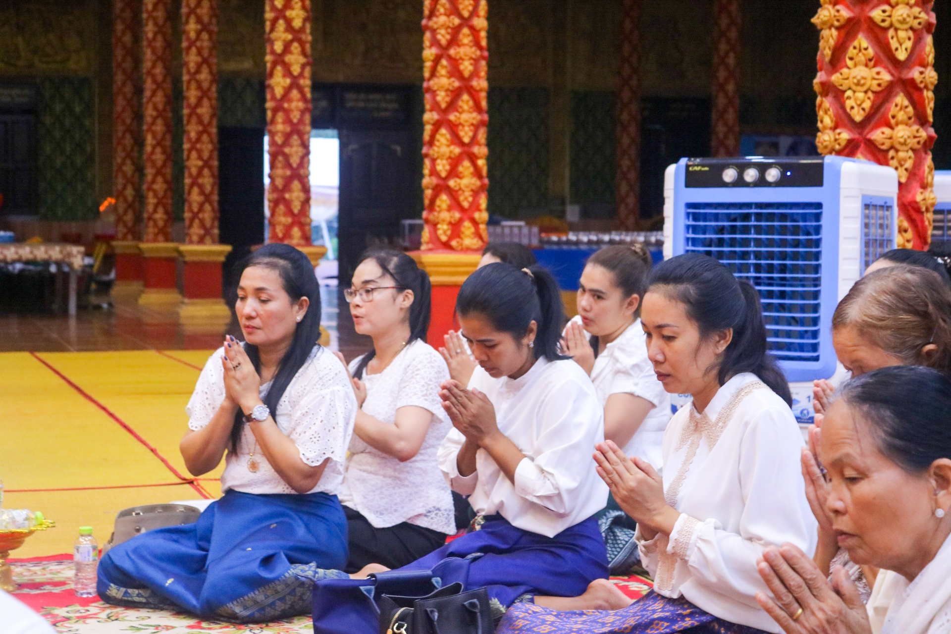 ថ្នាក់ដឹកនាំ និងមន្ត្រីរាជការ នៃមន្ទីរកិច្ចការនារីខេត្តកោះកុងបានចូលរួម ពិធីសូត្រមន្តកាន់បិណ្ឌ និងភ្ជុំបិណ្ឌ វេនទី២ នាវត្តទេពនិមិត្ត (ហៅវត្តថ្មី)