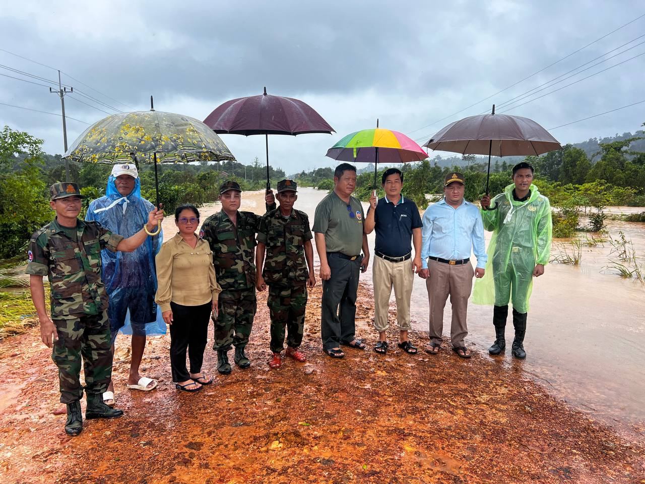 ដោយមានការយកចិត្តទុកដាក់ពីលោក ចេង មុនីរិទ្ធ អភិបាល នៃគណៈអភិបាលស្រុកគិរីសាគរ បានចាត់លោក ជួន សំអាត អភិបាលស្ដីទី បានដឹកនាំក្រុមការងារស្រុក ក្រុមការងារឃុំភ្ញីមាស និងកម្លាំងទាំងបីប្រភេទ ចុះពិនិត្យស្ថានភាពទឹកបាក់ទំនប់អាងស្តុកទឹករបស់ក្រុមហ៊ុន អាន កូ ស្ថិតនៅភូមិកៀនក្រឡាញ់ ឃុំភ្ញីមាស ស្រុកគិរីសាគរ ខេត្តកោះកុង