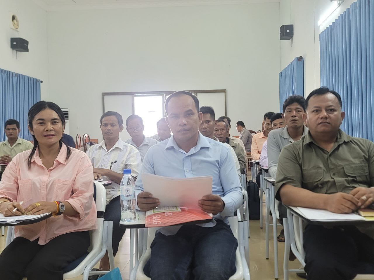 លោកស្រី ង៉ែ ដា ជំទប់ទី១ឃុំ បានអញ្ជើញចូលរួមកិច្ចប្រជុំស្តី ការរៀបចំសកម្មភាពសាកល្បងដើម្បីបន្សាំនិងផលប៉ះពាល់ប្រែប្រួលរបស់អាកាសធាតុ សម្រាប់កាអនុវត្តិនេសាទ និងវារីវប្បកម្ម ដោយដាក់បញ្ចូលប្រព័ន្ធប្រកាសឲ្យដឹង និងព្យាករណ៍អាកាសធាតុ ក្រោមអធិបតីភាព លោកស្រី ឈឹម ចន្ថា អនុប្រធាននាយកដ្ឋានបច្ចេកទេសកែឆ្នៃនិងគុណភាព