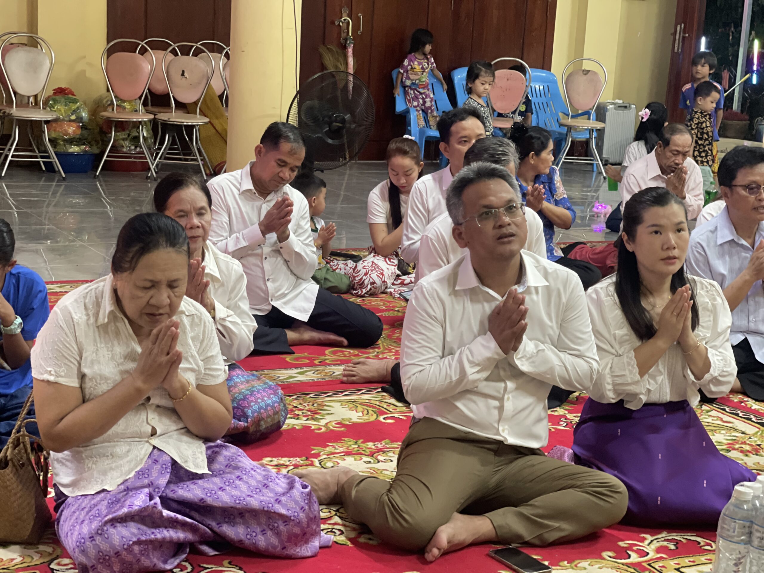 លោកស្រី សុខ វណ្ណដេត ប្រធានក្រុមប្រឹក្សាស្រុក លោក ចេង មុនីរិទ្ធ អភិបាល នៃគណៈអភិបាលស្រុក និងលោកស្រី លោក លោកស្រីសមាជិកក្រុមប្រឹក្សាស្រុក ក្រុមការងារស្រុក ឃុំ យាយជីតាជី ព្រមទាំងពុទ្ធបរិស័ទ បានចូលរួមពិធីសូត្រមន្តចម្រើនព្រះបរិត្ត និងសម្តែងធម៌ទេសនា ឆ្លងវេនទី៧នៅវត្តកោះកែវមរកត៌(វត្តកោះស្ដេច)