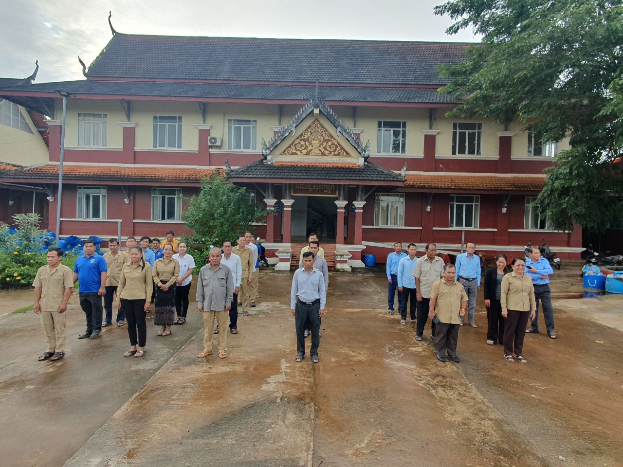 ក្រុមប្រឹក្សាស្រុក គណៈអភិបាលស្រុក មន្រ្តីរាជការ នៃរដ្ឋបាលស្រុកបូទុមសាគរ បានធ្វើការគោរពទង់ជាតិ  នៃព្រះរាជាណាចក្រកម្ពុជា នាព្រឹកថ្ងៃចន្ទដើមសប្តាហ៍