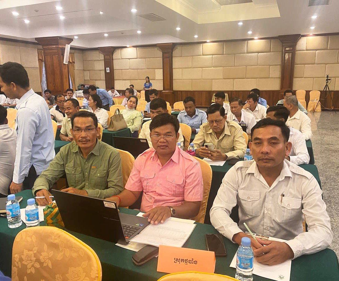 លោក វ៉ាន់ សុផុន ជំទប់ទី១ឃុំជីផាត  ចូលរួមសិក្ខាសាលាស្តីពីយុទ្ធសាស្ត្រសហគមន៍សាលារៀនលើកទី៣ នៅសណ្ឋាគារ អង្គរប៉ារ៉ាឌី ខេត្តសៀមរាប។