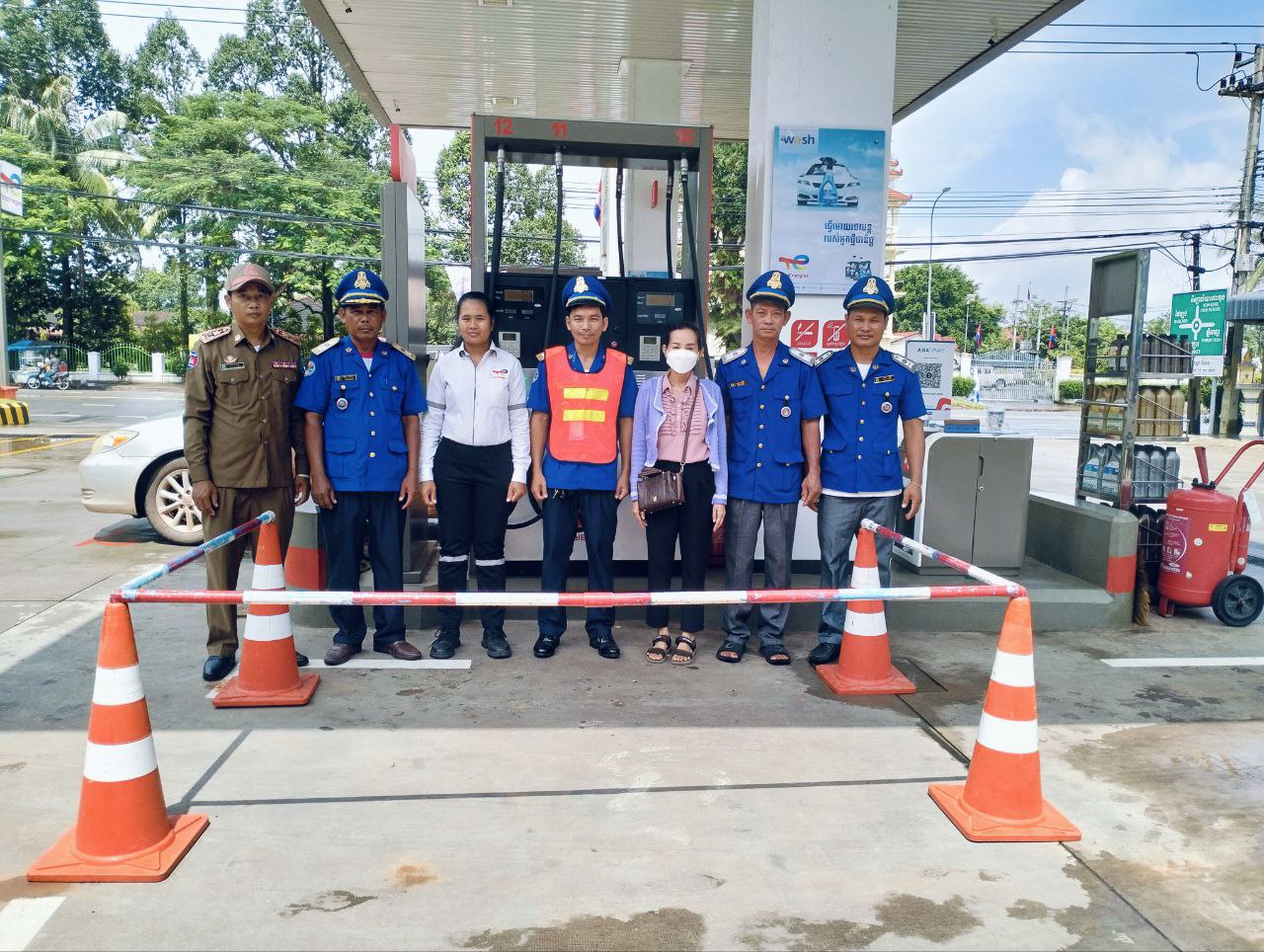 មន្រ្តីការិយាល័យជំនាញនៃមន្ទីរឧស្សាហកម្ម វិទ្យាសាស្ត្រ បច្ចេកវិទ្យា និងនវានុវត្តន៍ខេត្តកោះកុង ចុះត្រួតពិនិត្យ ផ្ទៀងផ្ទាត់ កុងទ័រចែកចាយប្រេងឥន្ធនៈបានចំនួន ០៥មូលដ្ឋានស្ថិតក្នុងក្រុងខេមរភូមិន្ទ។