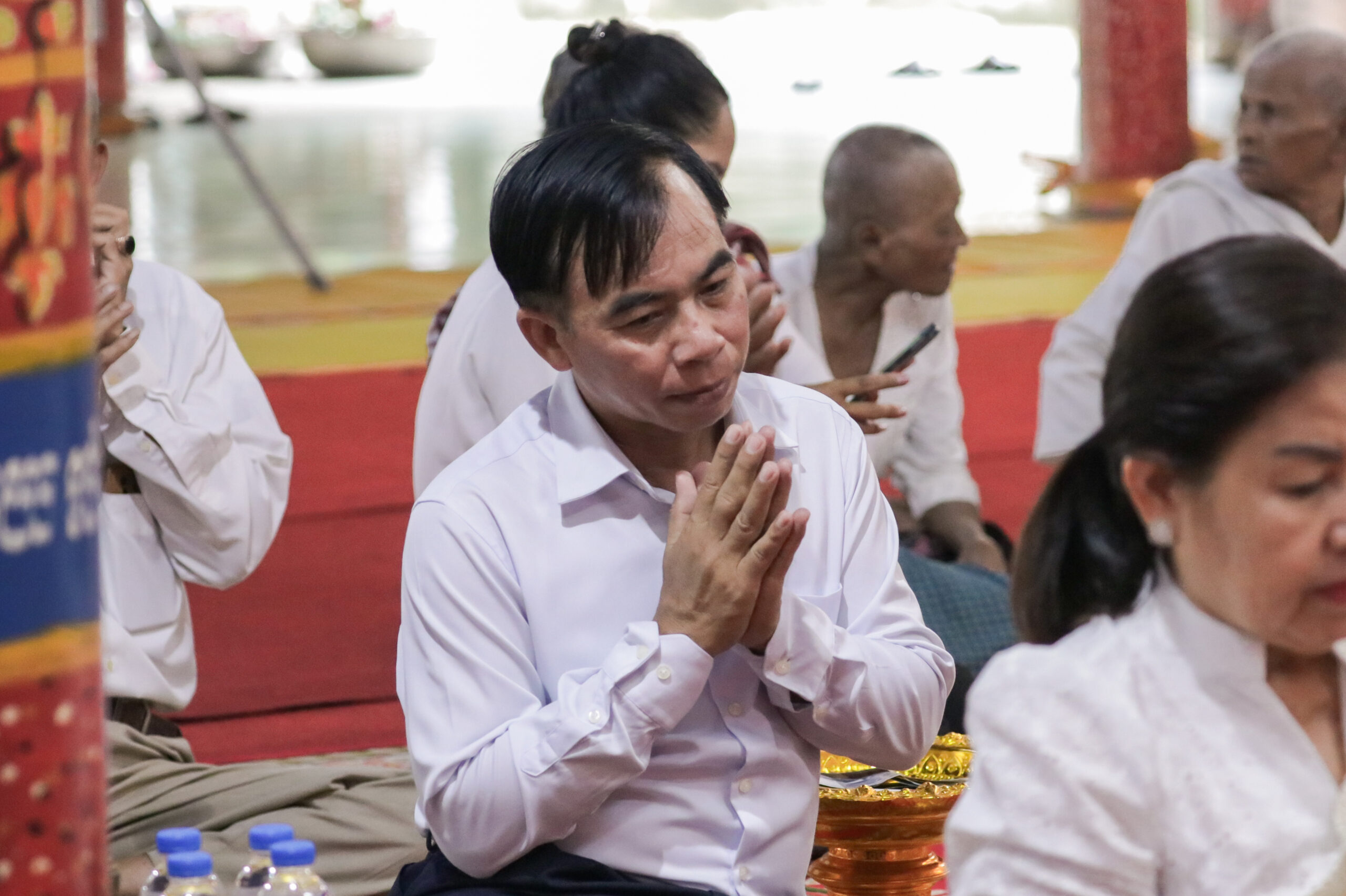 លោក​ អ៊ូច​ ទូច​ ប្រធានមន្ទីរធម្មការ និងសាសនាខេត្ត បានអមដំណេីរ​ ឯកឧត្តម​ ថុង​ ណារុង​ ប្រធានក្រុមប្រឹក្សាខេត្ត​ និងលោកជំទាវ​ មិថុនា​ ភូថង​ អភិបាល នៃគណៈអភិបាលខេត្ត​ ចូលរួមពិធីសូត្រមន្តវេនបិណ្ឌ២​ វត្តជោតញ្ញាណ​