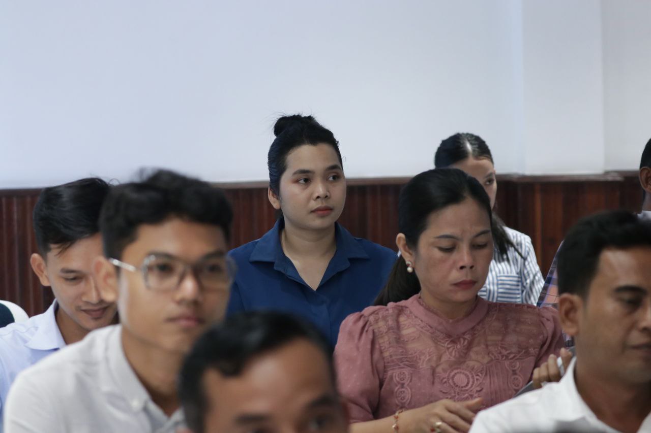 លោកស្រី អ៊ុន មករា អភិបាលរងស្រុក អញ្ជើញចូលរួមវគ្គបណ្តុះបណ្តាល ស្តីពីការកំណត់មាតិកាថវិកា និងលិខិតយុត្តិការចំណាយសម្រាប់ទូទាត់គម្រោងសេវាសង្គមនៅរដ្ឋបាលឃុំ សង្កាត់