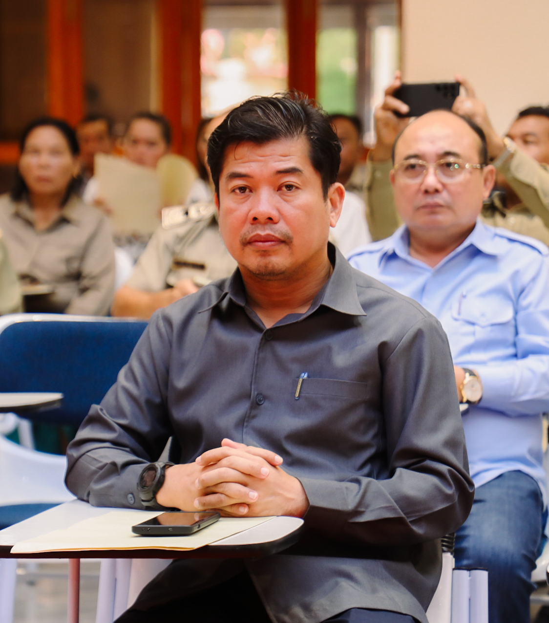 លោក ជា ច័ន្ទកញ្ញា អភិបាល នៃគណៈអភិបាលស្រុកស្រែអំបិល បានអញ្ជើញចូលរួមកិច្ចប្រជុំប្រចាំត្រីមាសទី៣ ឆ្នាំ២០២៤ ស្តីពី “ការអនុវត្តគោលនយោបាយ ភូមិ ឃុំសង្កាត់មានសុវត្ថិភាពខេត្តកោះកុង” ឯកឧត្តម នាយឧត្តមសេនីយ៍ មៀច សុផាន់ណា រដ្ឋលេខាធិការក្រសួងមហាផ្ទៃ