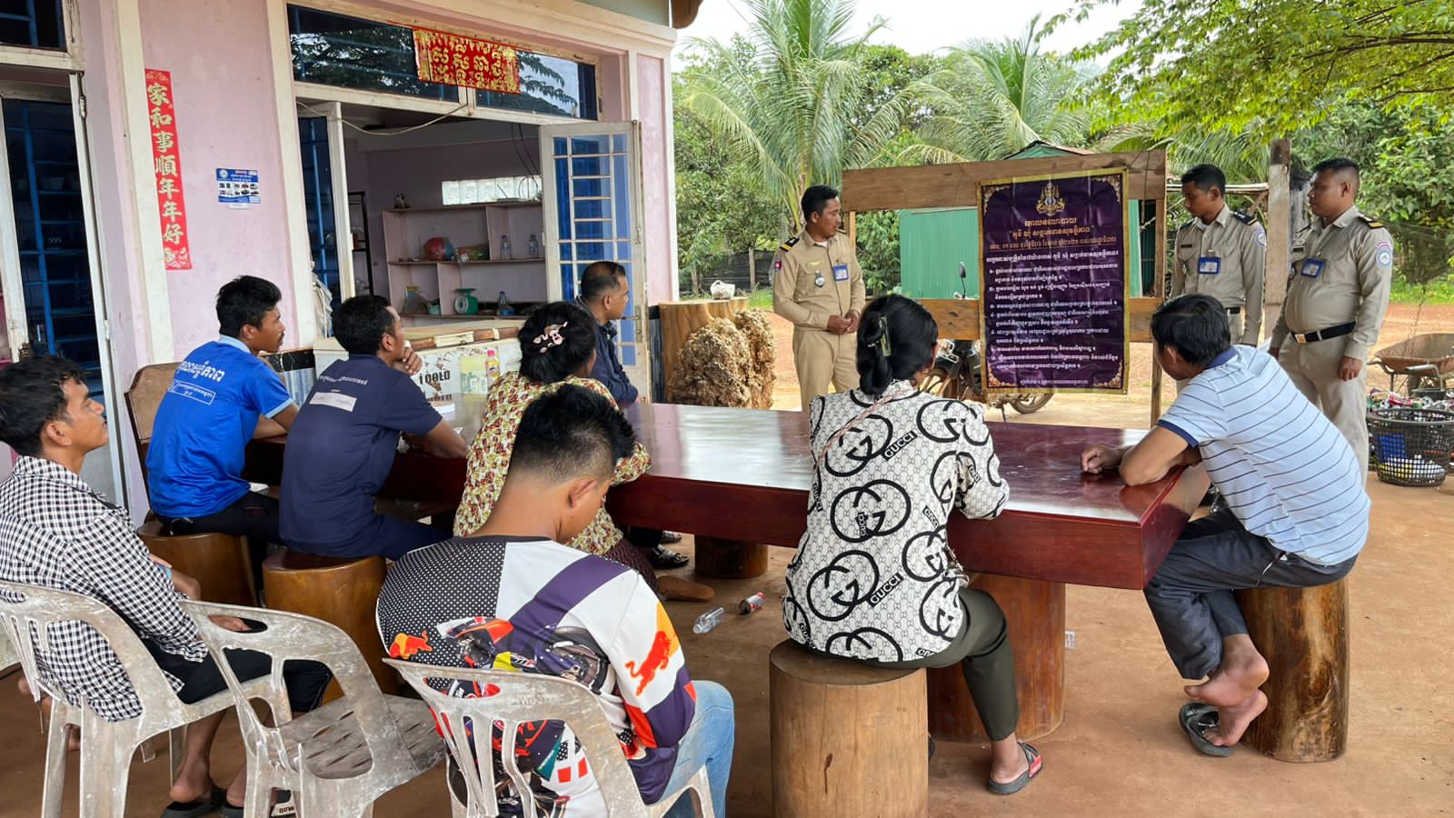 ប៉ុស្ដិ៍នគរបាលរដ្ឋបាលជំនាប់ បានចុះល្បាតនិងសួរសុខទុក្ខប្រជាពលរដ្ឋក្នុងមូលដ្ឋាន និងបានធ្វើការផ្សព្វផ្សាយគោលនយោបាយភូមិ-ឃុំមានសុវត្ថិភាពទាំង៧ចំណុច។
