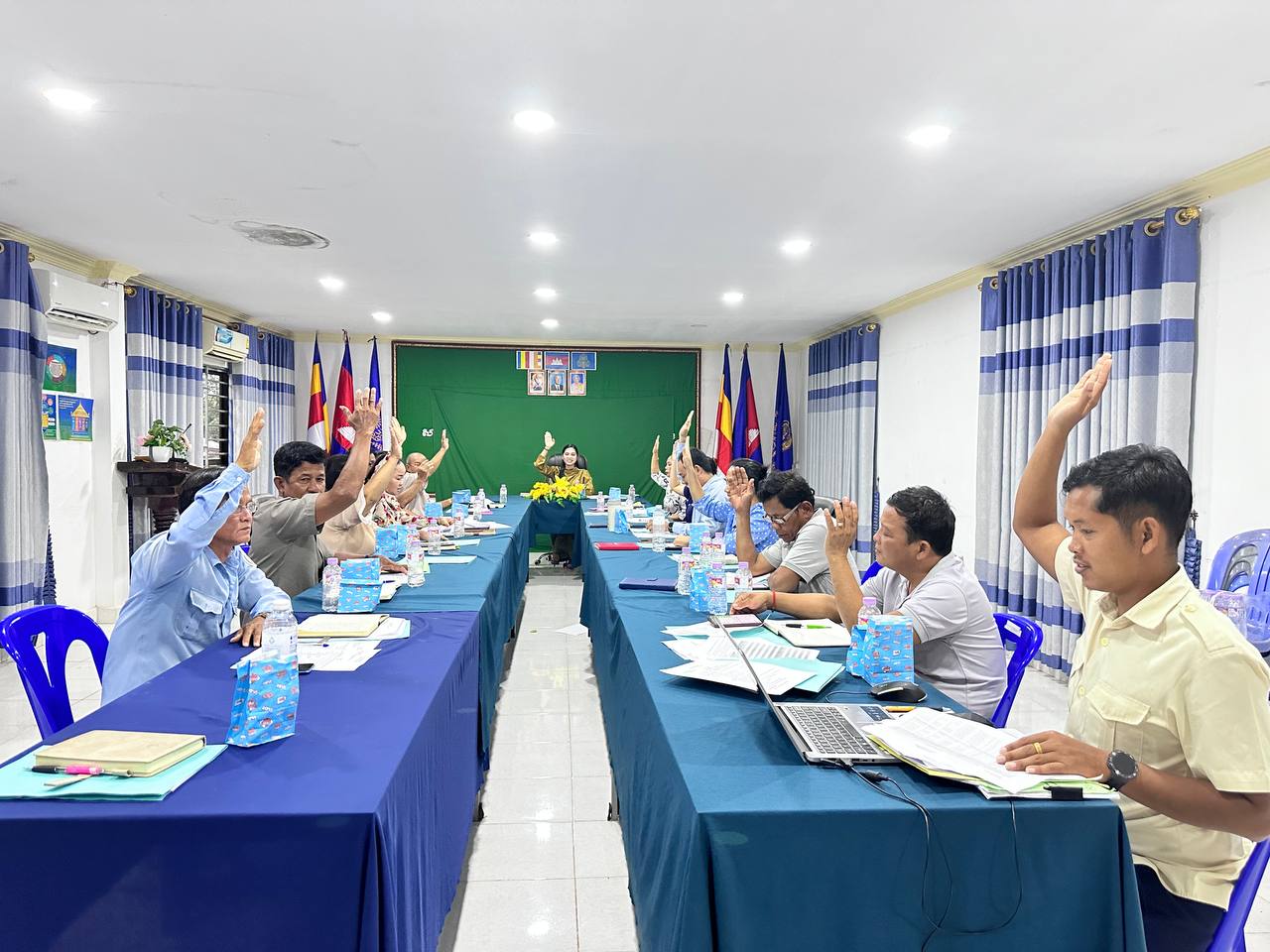 លោកស្រី វ៉ាត់ សុខា សមាជិកក្រុមប្រឹក្សាឃុំត្រពាំងរូង និងជាអ្នកទទួលបន្ទុកកិច្ចការនារី និងកុមារឃុំត្រពាំងរូង បានចូលរួមកិច្ចប្រជុំសាមញ្ញលើកទី២ ប្រចាំខែកញ្ញាឆ្នាំ២០២៤ របស់គណ:កម្មាធិការពិគ្រោះយោបល់កិច្ចការនារី និងកុមារស្រុកកោះកុង