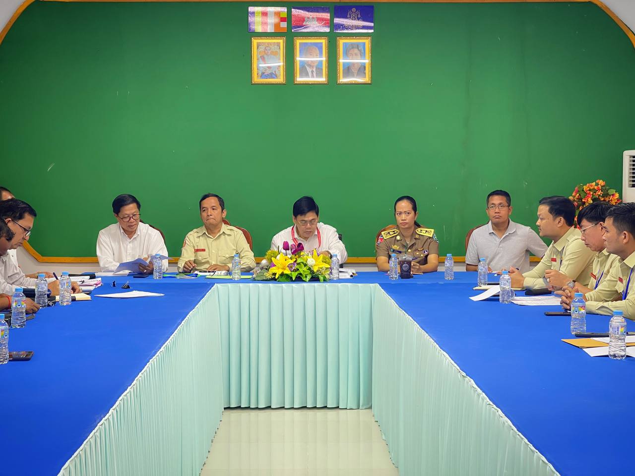 លោកស្រី ឈី វ៉ា អភិបាលរង នៃគណៈអភិបាលខេត្តកោះកុង បានអញ្ជើញចូលរួមក្នុងកិច្ចប្រជុំ ដើម្បីត្រៀមរៀបចំប្រឡងសញ្ញាបត្រមធ្យមសិក្សាទុតិយភូមិ សម័យប្រឡង នាថ្ងៃទី០៨ ខែតុលា ឆ្នាំ២០២៤