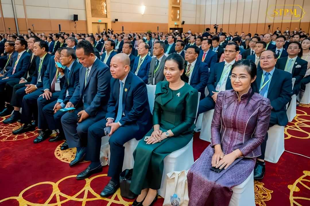 លោកជំទាវ មិថុនា ភូថង អភិបាល នៃគណៈអភិបាលខេត្តកោះកុង បានអញ្ជើញចូលរួមពិធី “អបអរសាទរខួប ២០ឆ្នាំ នៃកម្ពុជាចូលជាសមាជិកអង្គការពាណិជ្ជកម្មពិភពលោក – Celebrating the 20th Anniversary of Cambodia’s Accession to the WTO”