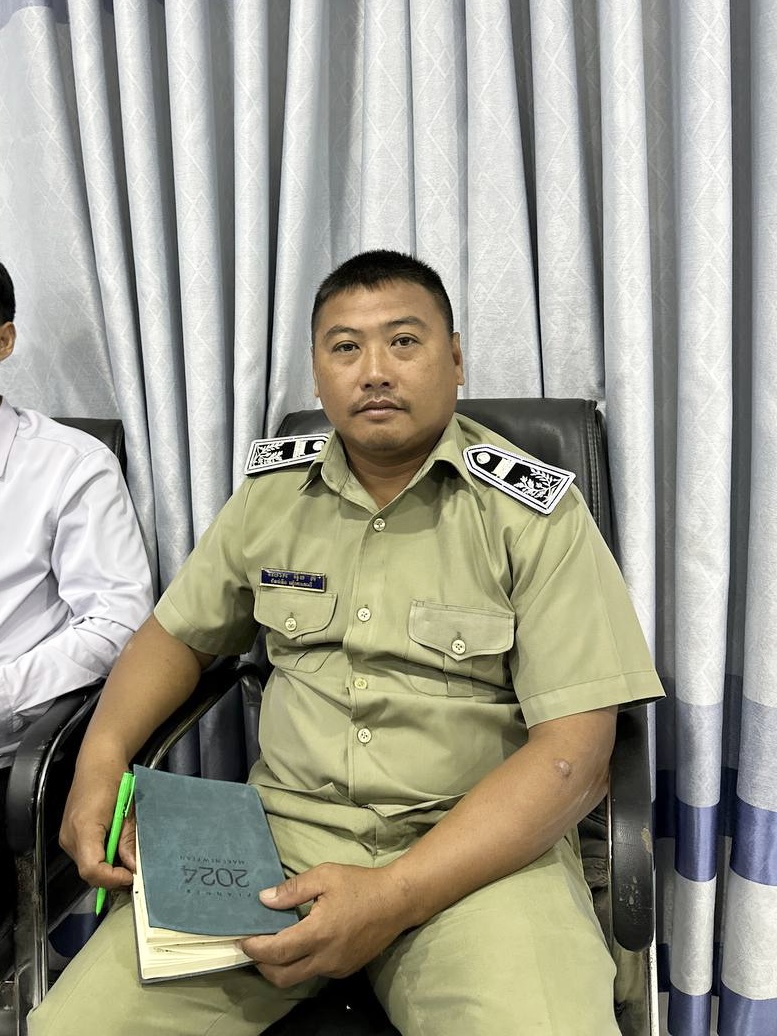 លោក អុឹង គី ជំទប់ទី១ឃុំកោះកាពិ បានចូលរួមវគ្គបណ្តុះបណ្តាលស្តីពី សេចក្តីណែនាំបច្ចេកទេស និងកសាងផែនការអភិវឌ្ឍន៍ និងកម្មវិធីវិនិយោគបីឆ្នាំរំកិល ក្រុង ស្រុក ។