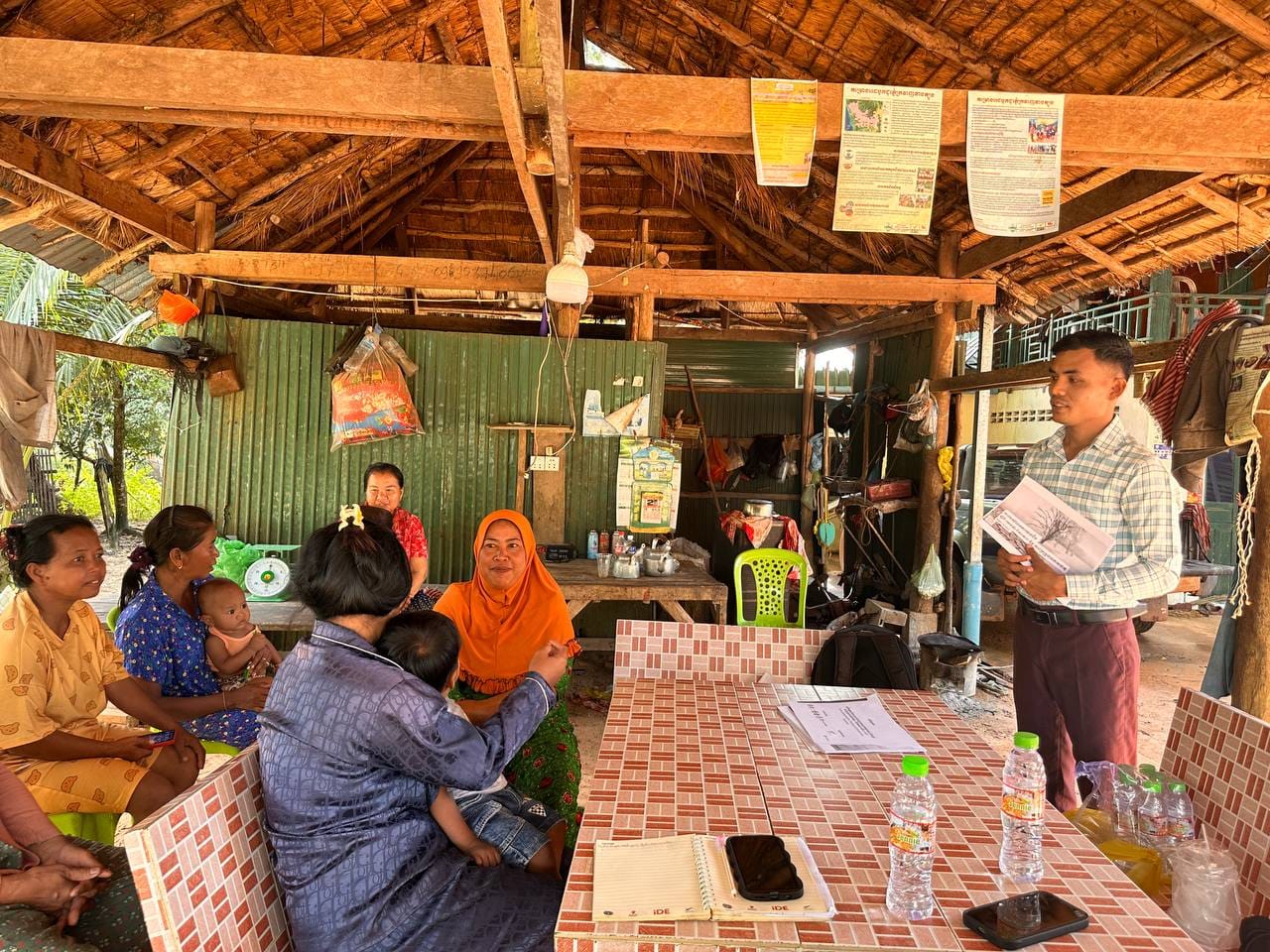 រដ្ឋបាលស្រុកបូទុមសាគរបានចាត់តាំងលោក នាង ពិសិដ្ឋ ប្រធានការិយាល័យកសិកម្ម ធនធានធម្មជាតិ និងបរិស្ថាន ចូលរួមសហការជាមួយអង្គការម្លប់ព្រហ្មវិហ៊ារធម៌ ប្រជុំផ្សព្វផ្សាយពីគម្រោងលើកកម្ពស់ជីវភាពប្រជាពលរដ្ឋប្រកបដោយភាពធន់ និងបន្សាំទៅនឹងការប្រែប្រួលអាកាសធាតុដល់ក្រុមកសិករផលិតនៅភូមិសុណ្ណាបៃតង ឃុំកណ្តោល