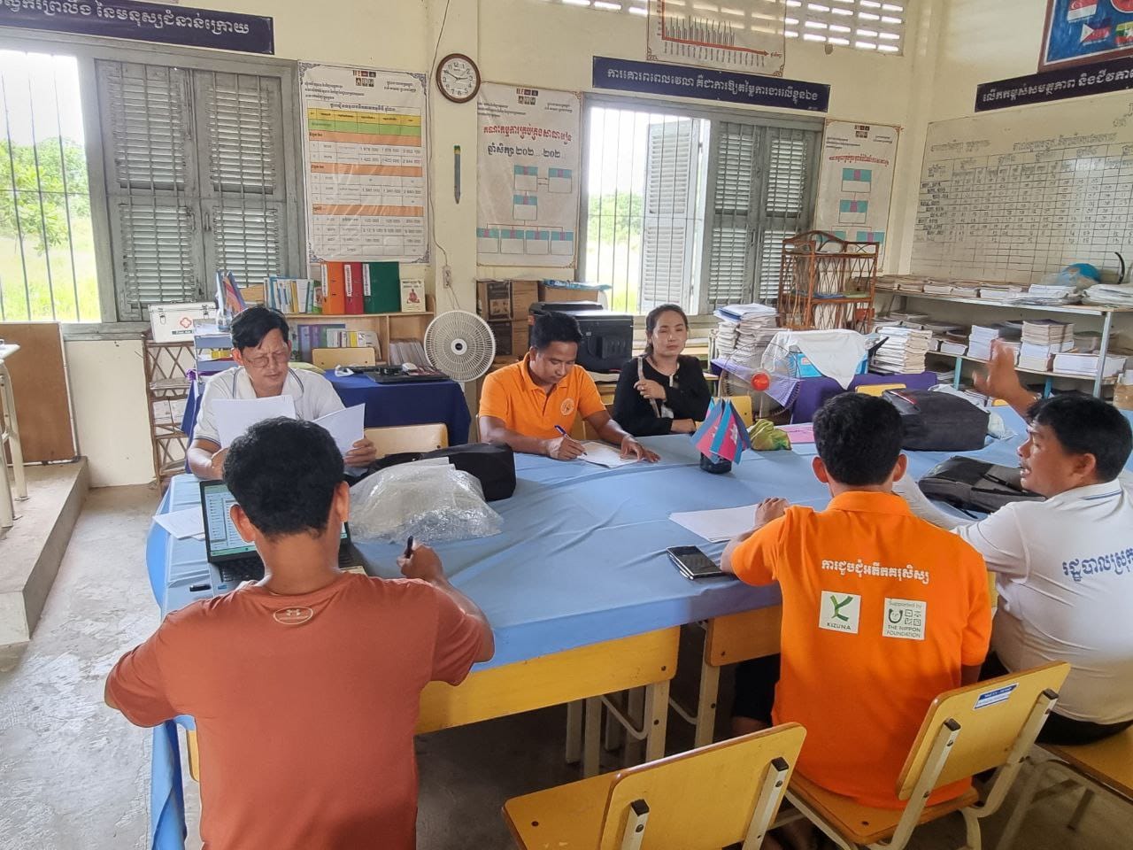លោក ម៉េស ឈុន ប្រធានការិយាល័យអប់រំ យុវជន និងកីឡា កញ្ញា អាន សុភ័ក្រ្ត អនុប្រធានការិយាល័យអប់រំ យុវជន និងកីឡានិងលោក សៅ សុផាន់ណា និងលោក សាញ់ ណារិទ្ធមន្ត្រីការិល័យយាអប់រំ យុវជន និងកីឡា បានចូលរួមវាយតម្លៃ និងជ្រើសរើស នាយកល្អ គ្រូបង្រៀនល្អពីថ្នាក់ទី៤ ដល់ថ្នាក់ទី១២ គ្រូបង្រៀនល្អភាសាខ្មែរ និងគណិតវិទ្យាថ្នាក់ទី១ ថ្នាក់២ និងថ្នាកទី៣ និងសាលារៀនស្អាត នៅសាលាបឋមតានូន និងបឋមគ្រួសក្រហម