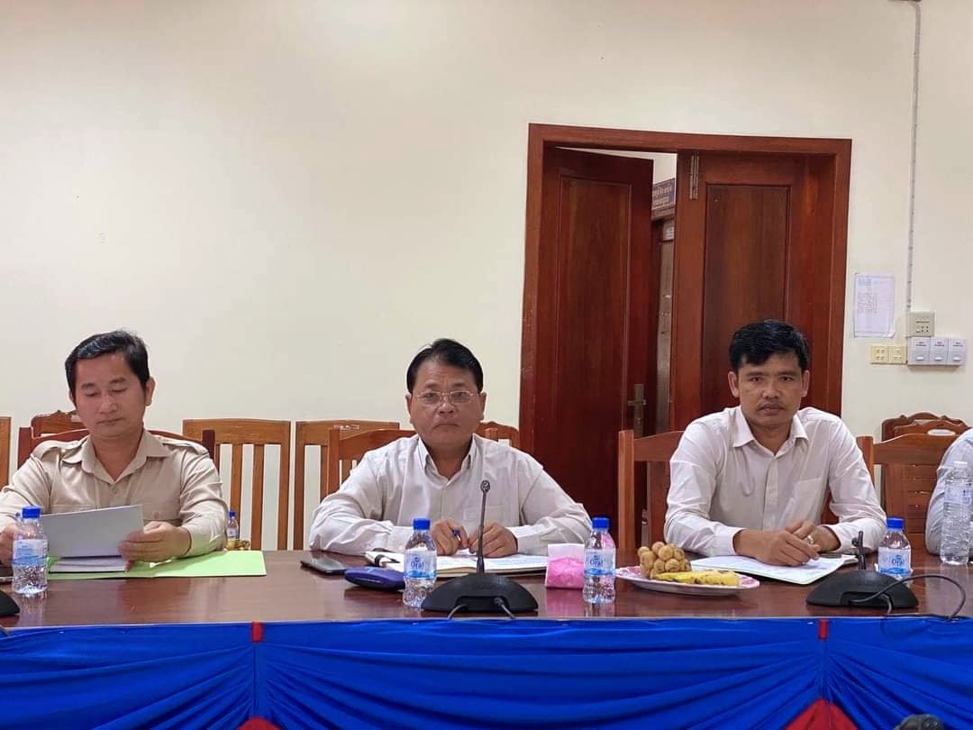 លោក ឃុត មាន អភិបាលរង នៃគណៈអភិបាលស្រុកថ្មបាំង បានអញ្ជើញចូលរួមកិច្ចប្រជុំប្រចាំខែរបស់លេខាធិការដ្ឋានក្រុម ប្រឹក្សាប្រឡងប្រណាំងអនុវត្តគោលនយោបាយភូមិ ឃុំ សង្កាត់មានសុវត្ថិភាពរបស់គណៈ បញ្ជាការឯកភាពរដ្ឋបាលខេត្ត
