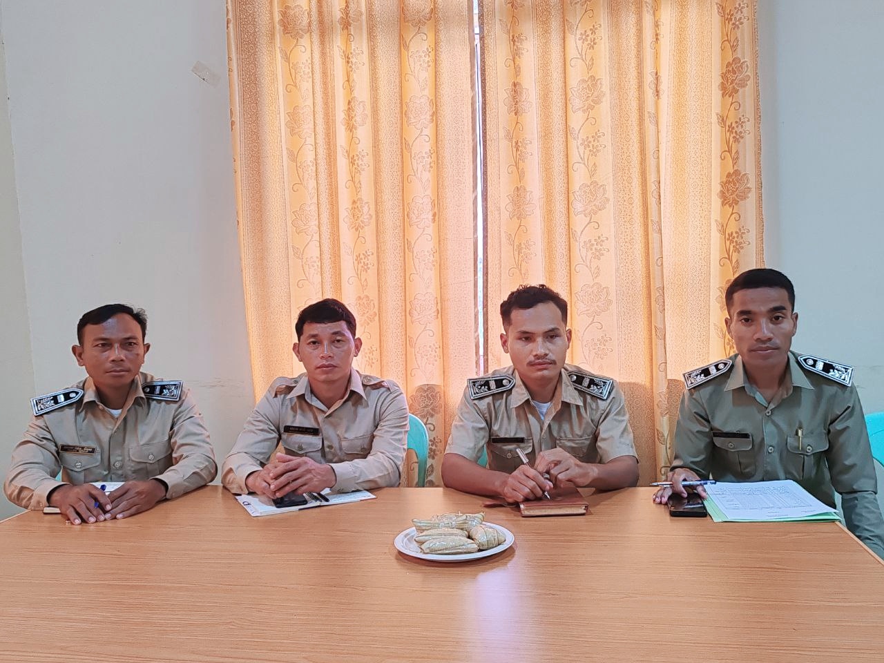 លោក ម៉ែន វិបុល ជំទប់ទី២ និងលោក ផាន់ ផេង សមាជិកក្រុមប្រឹក្សាឃុជីផាត អញ្ជើញចូលរួមប្រជុំផ្សព្វផ្សាយសេចក្តីសម្រេច បង្កើតគណៈកម្មាការរៀបចំពិធីបុណ្យអុំទូក បណ្តែតប្រទីប និងសំពះព្រះខែ អកអំបុក ស្រុកថ្មបាំង