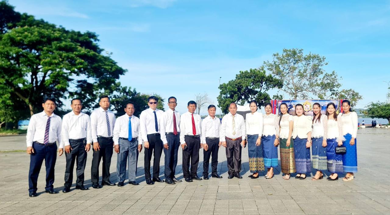 ក្រុមប្រឹក្សាក្រុងខេមរភូមិន្ទ គណ:អភិបាលក្រុង និងមន្ត្រី នៃរដ្ឋបាលក្រុងទាំងអស់បានអញ្ជើញចូលរួមពិធី អបអរសាទរខួបលើកទី២០ នៃព្រះរាជពិធីគ្រងព្រះបរមសិរីរាជសម្បត្តិ នៃព្រះករុណាជាអម្ចាស់ ជីវិលើត្បូង ព្រះបាទសម្តេច ព្រះបរមនាថ នរោត្តម សីហមុនី ព្រះមហាក្សត្រ នៃព្រះរាជាណាចក្រកម្ពុជា
