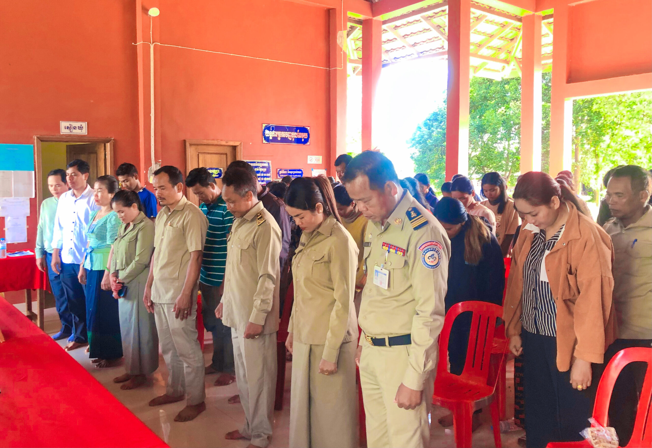 រដ្ឋបាលឃុំថ្មដូនពៅ បានប្រារព្ធពិធីគោរពព្រះវិញ្ញាណក្ខន្ធ ព្រះករុណាព្រះបាទសម្ដេចព្រះ នរោត្តម សីហនុ ព្រះមហាវីរក្សត្រ ព្រះវររាជបិតាឯករាជ្យ បូរណភាពទឹកដី និងឯកភាពជាតិខ្មែរ 