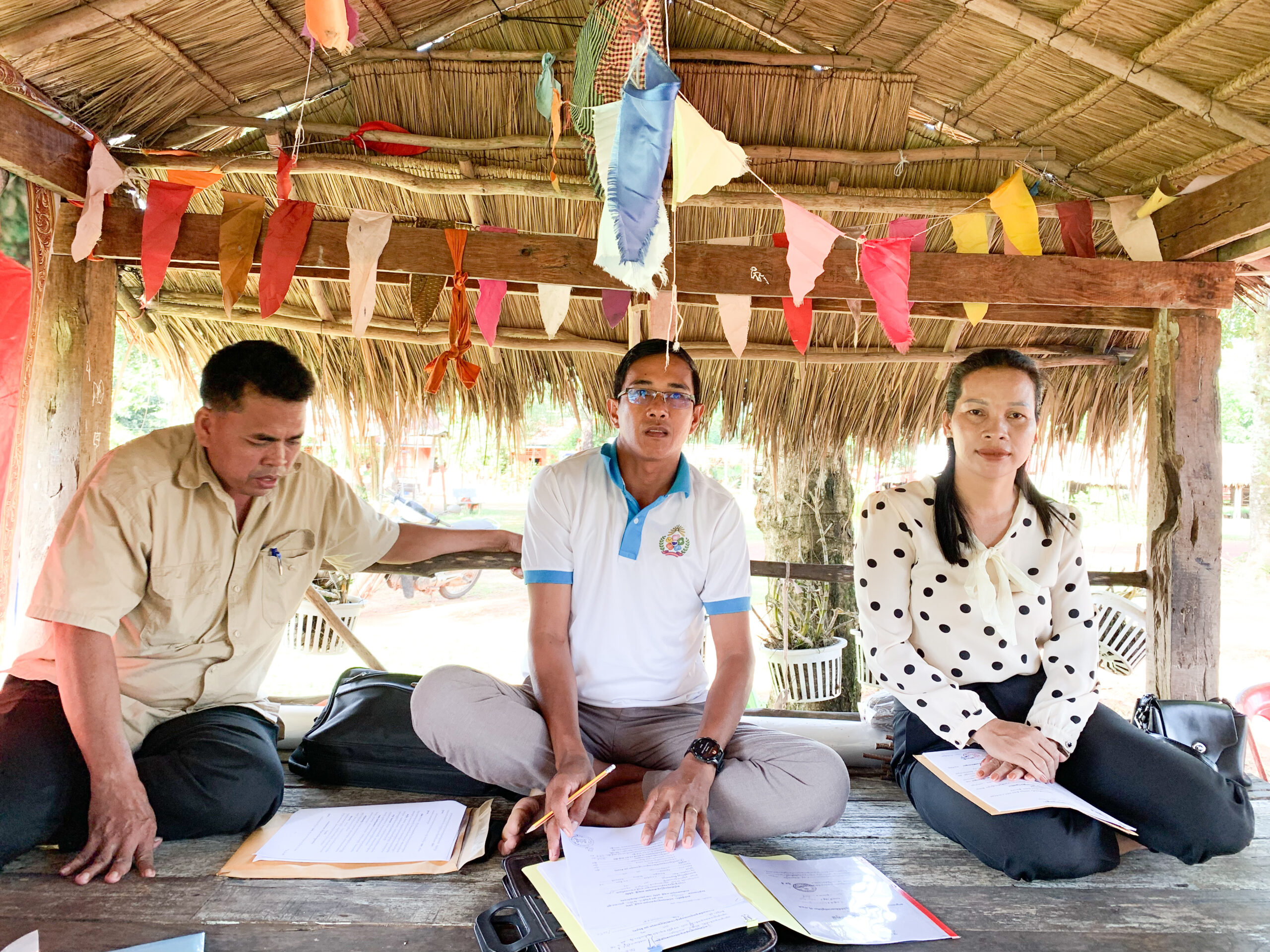 លោក ហុង ប្រុស អភិបាលស្តីទី បានចាត់ លោកស្រី ជីប ស្រីទូច អនុប្រធានការិយាល័យផែនការ និងគាំទ្រឃុំ សង្កាត់ចូលរួមកិច្ចប្រជុំសម្របសម្រួល និងសហការជាមួយក្រុមការងារប្រមូលទិន្នន័យផ្ទៀងផ្ទាត់និងវាយតម្លៃលក្ខណៈសម្បត្តិភូមិគំរូ