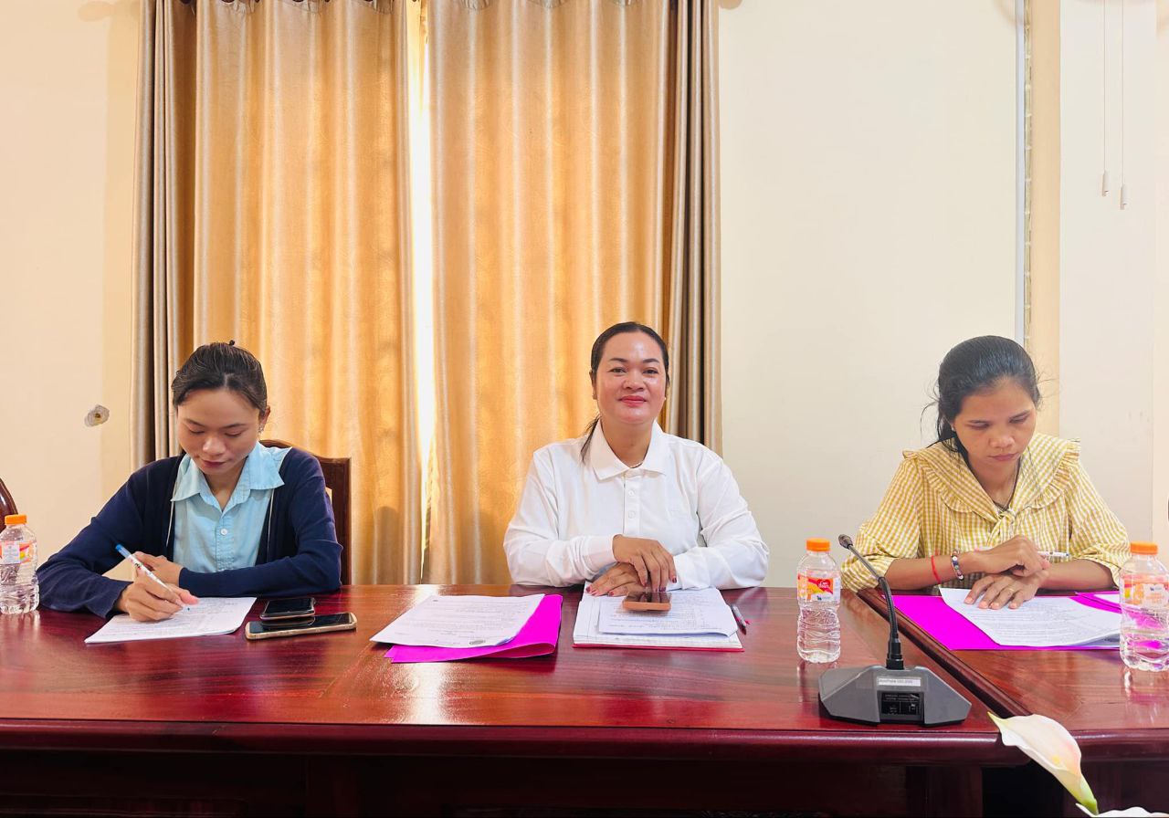 លោកស្រី ពៅ ចន្ធី អនុប្រធានមន្ទីរផែនការខេត្តកោះកុង បានចូលរួមកិច្ចប្រជុំសាមញ្ញលើកទី៣ របស់គណៈកម្មាធិការពិគ្រោះយោបល់កិច្ចការស្ត្រី និងកុមារខេត្ត (គ.ក.ស.ក ខេត្ត)