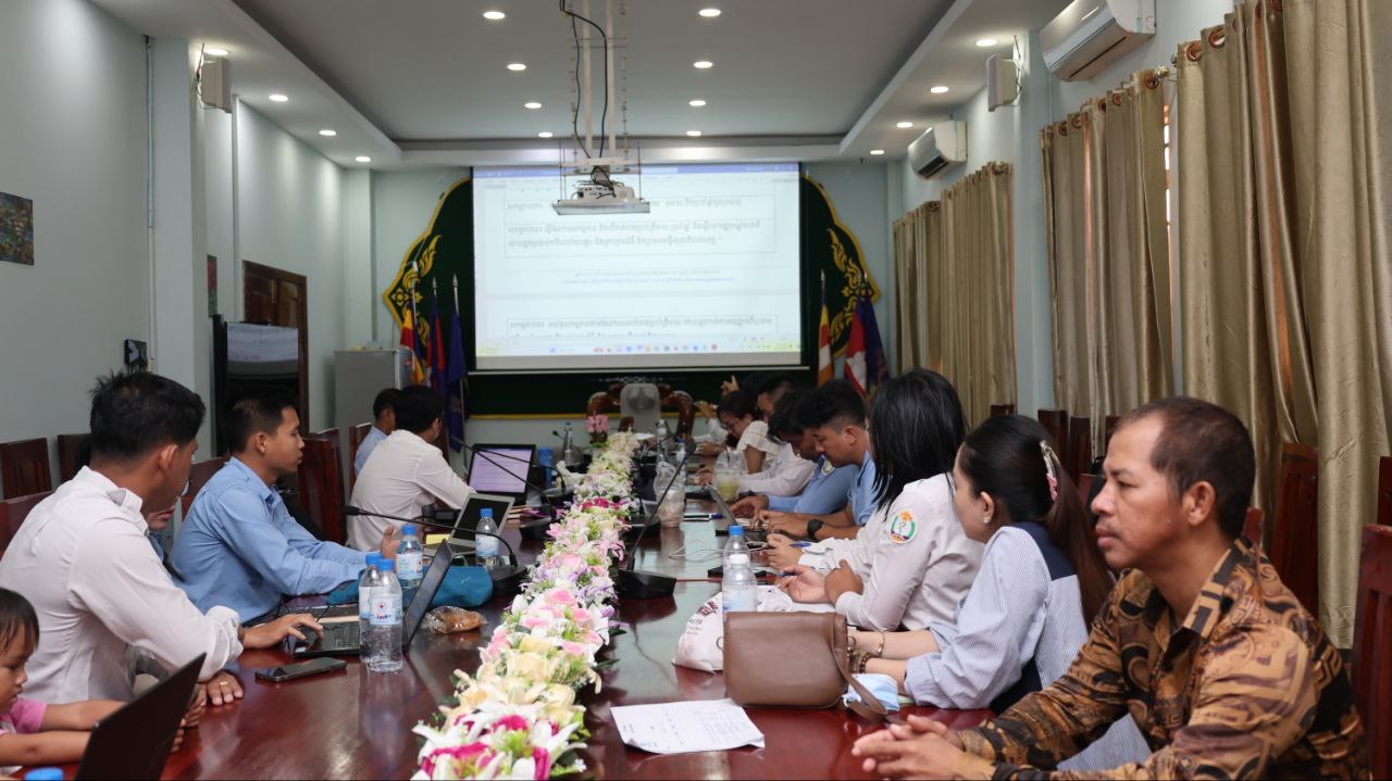 មន្ទីរសុខាភិបាលនៃរដ្ឋបាលខេត្ត បើកកិច្ចប្រជុំបន្តពិនិត្យពិពណ៌នាមុខងារ របស់មន្ត្រីក្របខណ្ឌ និងមន្ត្រីជាប់កិច្ចសន្យាការិយាល័យទាំងបួន ដឹកនាំកិច្ចប្រជុំដោយ ឯកឧត្ដមវេជ្ជបណ្ឌិត ទៅ ម៉ឹង ប្រធានមន្ទីរសុខាភិបាលខេត្ត