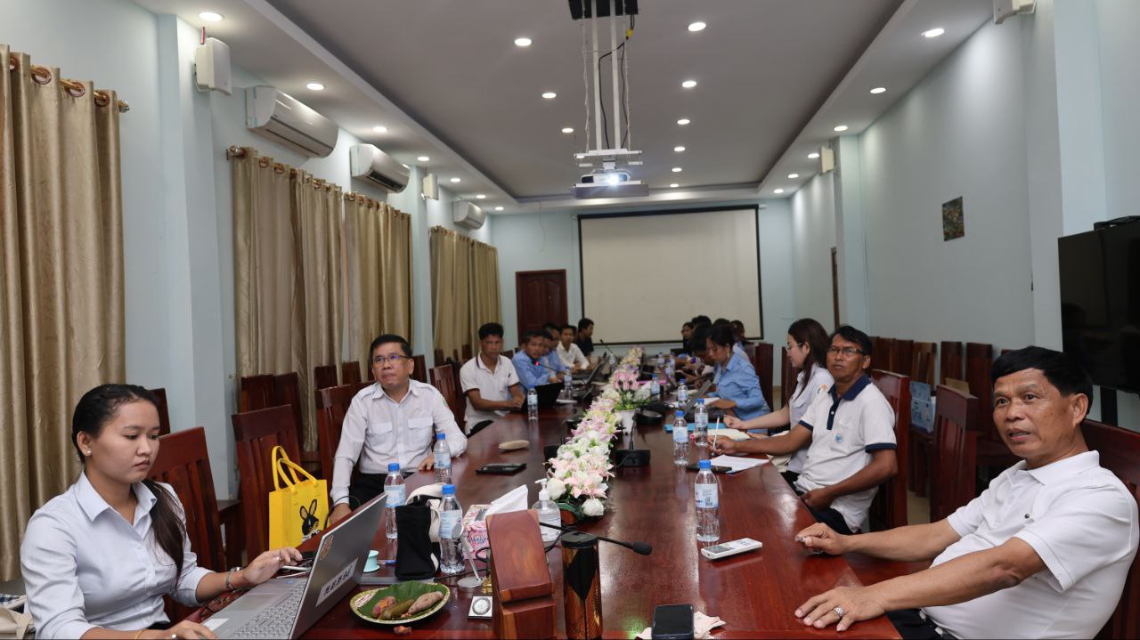 មន្ទីរសុខាភិបាលនៃរដ្ឋបាលខេត្តកោះកុង បើកកិច្ចប្រជុំពិនិត្យពិពណ៌នាមុខងារ របស់មន្ត្រីក្របខណ្ឌ និងមន្ត្រីជាប់កិច្ចសន្យារបស់ការិយាល័យទាំងបួន ដឹកនាំកិច្ចប្រជុំដោយ ឯកឧត្ដមវេជ្ជបណ្ឌិត ទៅ ម៉ឹង ប្រធានមន្ទីរសុខាភិបាលខេត្តកោះកុង