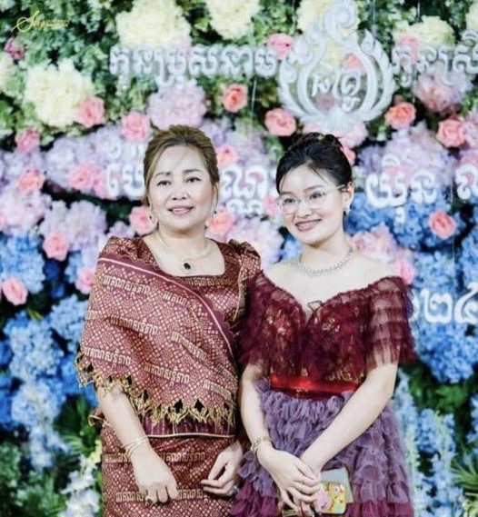 រដ្ឋបាលស្រុកបូទុមសាគរ សូមថ្លែងអំណរគុណយ៉ាងជ្រាលជ្រៅជូនចំពោះ លោកស្រី កែវ ច័ន្ទបូរី និងស្វាមី ដែលបានឧបត្ថម្ភថវិកាចំនួន ២០០ដុល្លារ (ពីររយដុល្លារសហរដ្ឋអាមេរិច) ជូនរដ្ឋបាលស្រុកសម្រាប់ចូលរួមក្នុងពិធីប្រណាំងទូក ប្រកួតសម្រស់ស្ត្រីមជ្ឈិមវ័យ និងតាំងពិព័រណ៍លក់ផលិតផលនានា ក្នុងព្រះរាជពិធីបុណ្យអុំទូក បណ្តែតប្រទីប និងសំពះព្រះខែ អកអំបុក នាថ្ងៃទី១៤-១៦ ខែវិច្ឆិកា ឆ្នាំ២០២៤ នៅមុខសាលាខេត្តកោះកុង