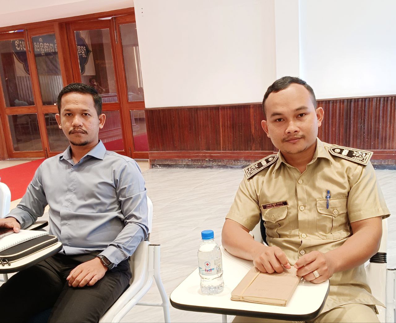 លោក ហួន ណាក់ ជំទប់ទី២ បានដឹកនាំ លោក ឃិន វិសាល ស្មៀនឃុំ ចូលរួមកិច្ចប្រជុំពិភាក្សាអំពីការគ្រប់គ្រង និងការប្រើប្រាស់អចលនទ្រព្យរដ្ឋ របស់រដ្ឋបាលក្រុង ស្រុក ឃុំ សង្កាត់ និងមន្ទីរ អង្គភាព