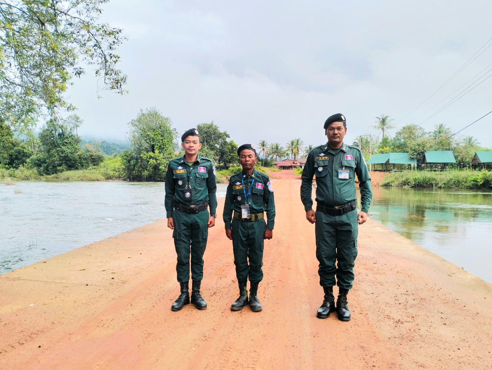 ប៉ុស្តិ៍នគរបាលរដ្ឋបាលឃុំថ្មដូនពៅ បានចុះល្បាតក្នុងមូលដ្ឋាន និងចុះការពារតាមគោលដៅនីមួយៗនៃពិធីបុណ្យអុំទូកអកអំបុកនិងសំពះព្រះខែ