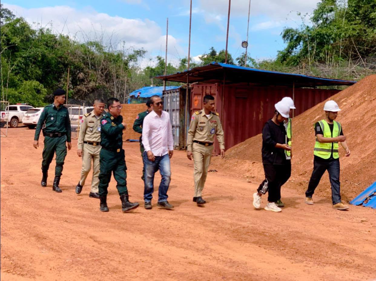 លោកឧត្តមសេនីយ៍ត្រី សេង ជាសុខ អនុប្រធាននាយកដ្ឋានអាវុធជាតិផ្ទុះ​ បាន​ដឹក​នាំ​កម្លាំង​ចុះត្រួតពិនិត្យការដ្ឋានវារីអគ្គីសនីប្រើប្រាស់រំសេវគ្រឿងផ្ទុះ នៅចំនុចឬស្សីជ្រុំលើ ស្រុក​ថ្មបាំង​ ដោយមាន​ការ​អញ្ជេីញ​ចូលរួម​ពី លោក​វរសេនីយ៍​ឯក​ គង់​ បញ្ញា​ ស្នងការ​រងផែនការងារគ្រប់គ្រងអាវុធជាតិផ្ទុះ និងអគ្គីភ័យ​ នៃ​ស្នងការដ្ឋាន​នគរបាល​ខេត្ត​កោះកុង​