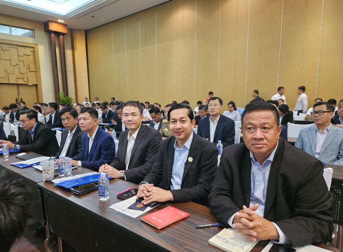 លោក ស្រេង ហុង អភិបាលរង នៃគណៈអភិបាលខេត្តកោះកុង បានអញ្ជើញចូលរួម ក្នុងសិក្ខាសាលាផ្សព្វផ្សាយស្តីពី “ផែនការសកម្មភាព ២០២៤-២០២៨ ដើម្បីអនុវត្តវិធានការគន្លឹះ ក្នុងការកែទម្រង់រដ្ឋបាលសាធារណៈរបស់រាជរដ្ឋាភិបាលនីតិកាលទី៧ នៃរដ្ឋសភា”