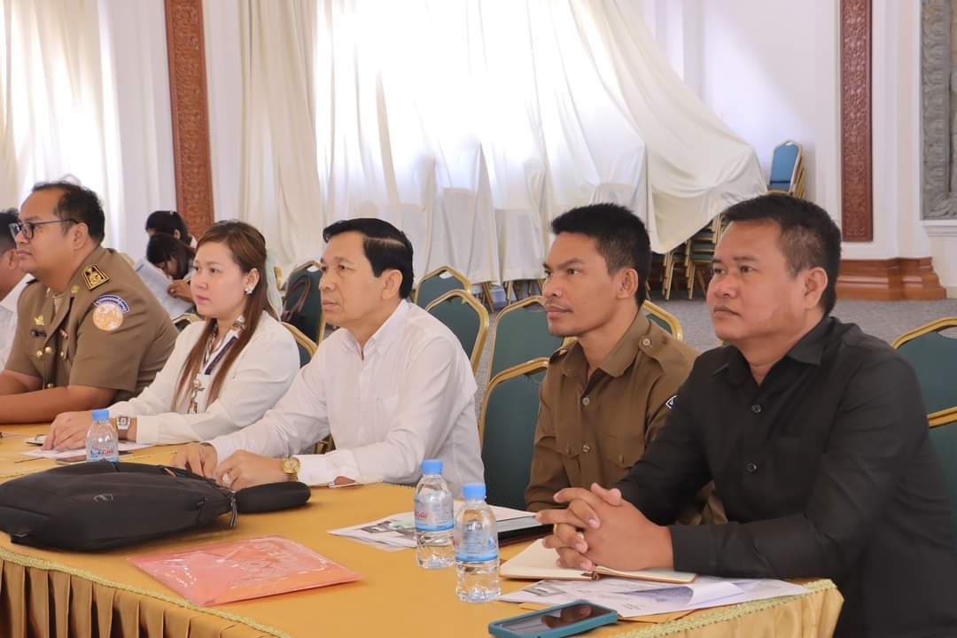 លោក សៅ សុគន្ធវារី ប្រធានការិយាល័យប្រជាពលរដ្ឋខេត្តកោះកុង និងមន្ត្រីក្រោមឱវាទចំនួន ០៣រូប បានចូលរួមវគ្គបណ្ដុះបណ្ដាលស្ដីពីការប្រើប្រាស់នូវប្រព័ន្ធគ្រប់គ្រងទិន្នន័យបណ្ដឹង និងព័ត៌មានផ្សេងៗរបស់ការិយាល័យប្រជាពលរដ្ឋរាជធានី ខេត្ត និងកម្មវិធីទូរសព្ទដៃ (មតិយើង)
